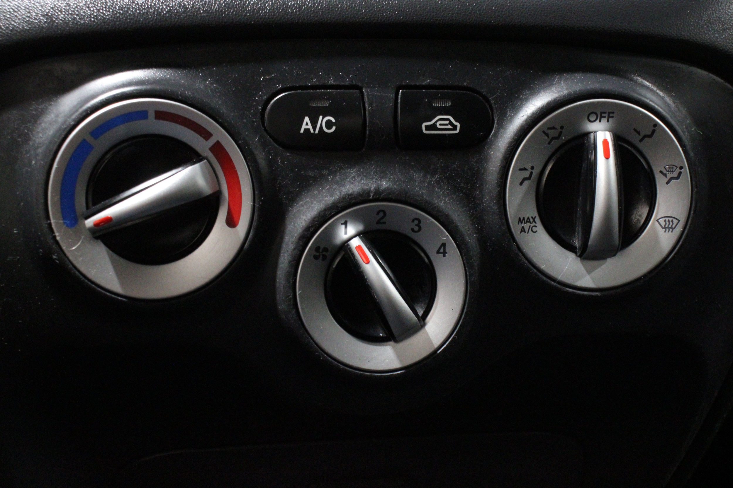 2008 Hyundai Accent SE - Photo 13