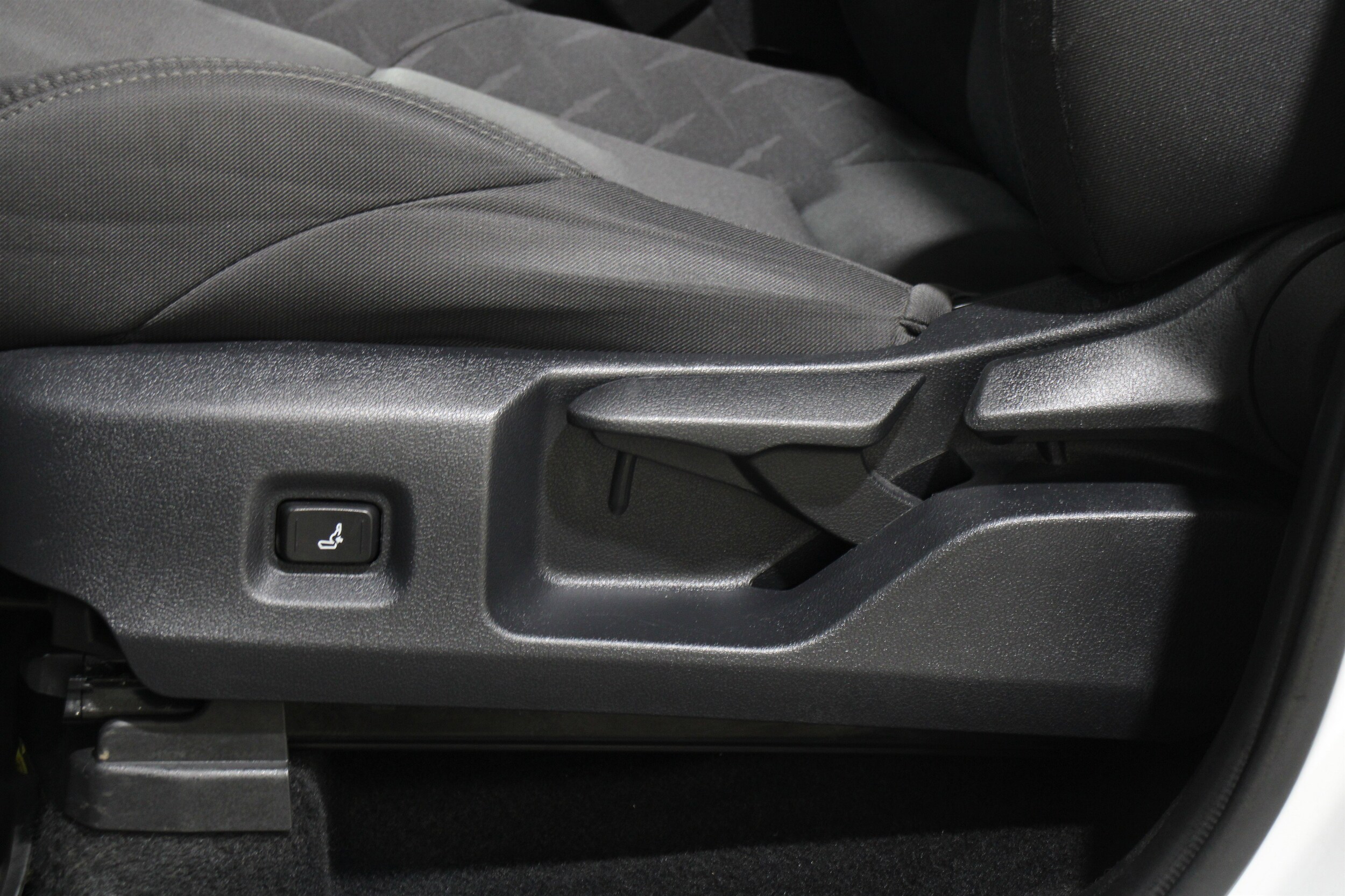 2025 Toyota Tacoma photo 2