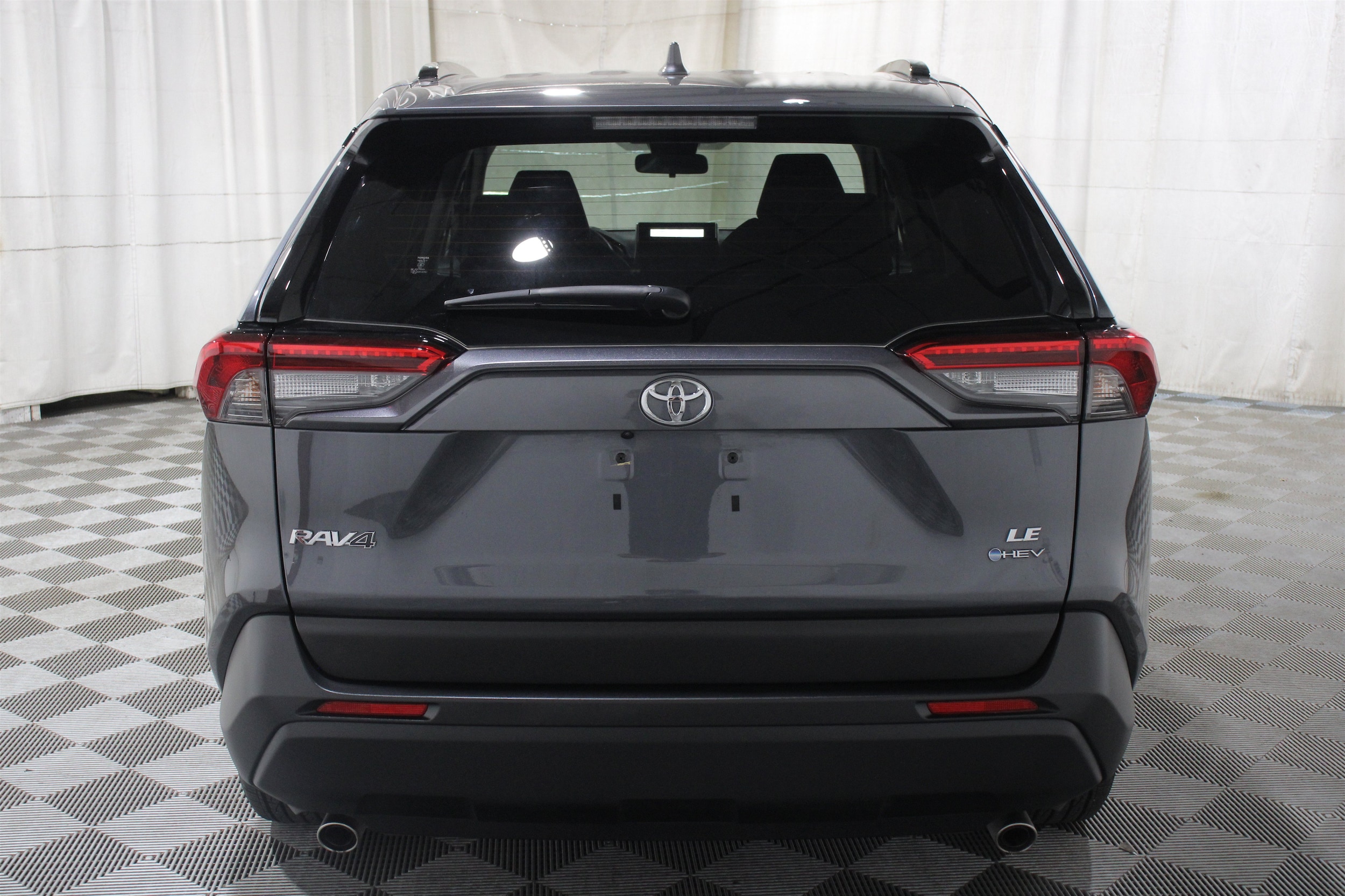 2025 Toyota RAV4 LE - Photo 33