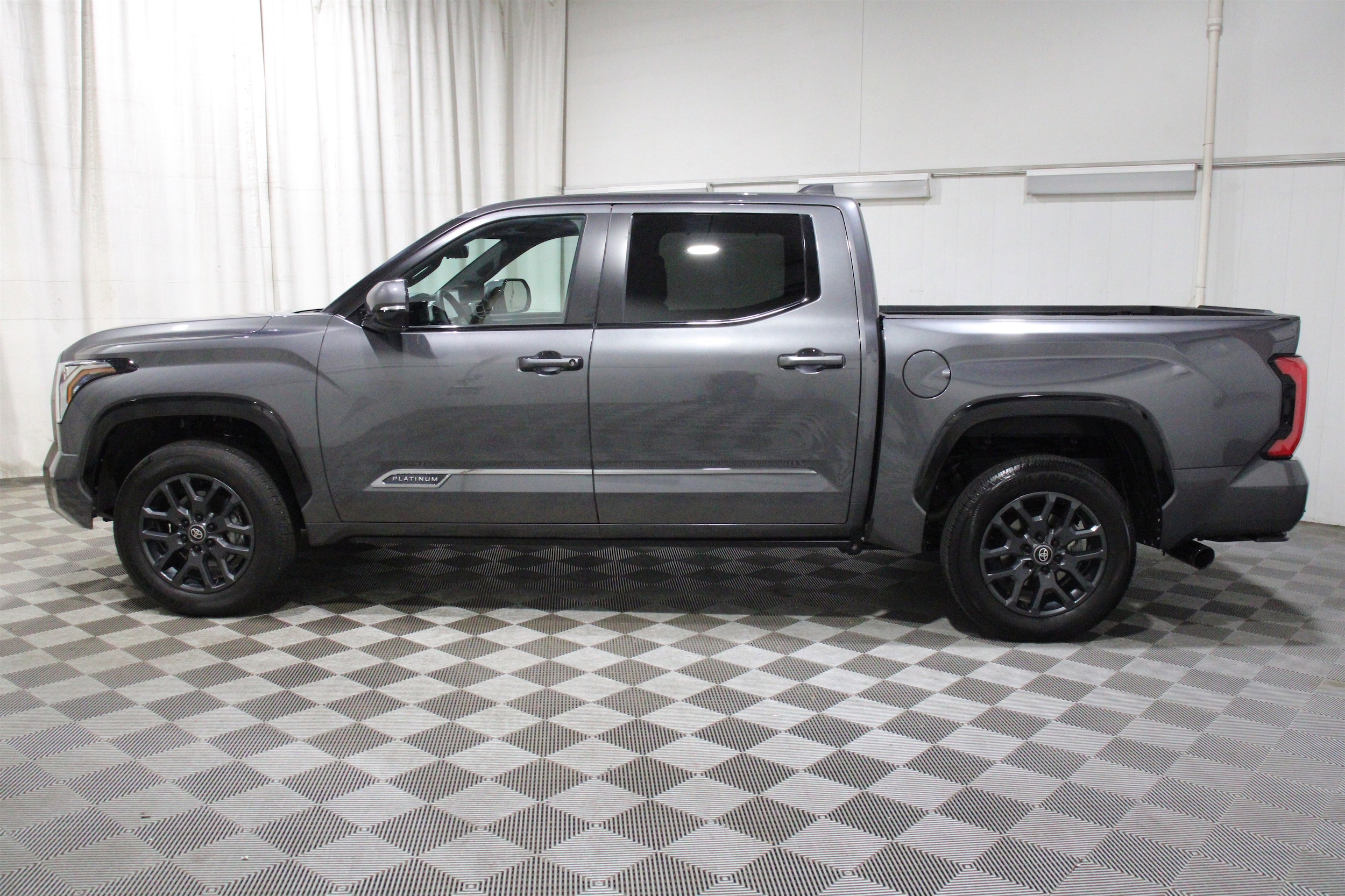 2025 Toyota Tundra Platinum - Photo 34