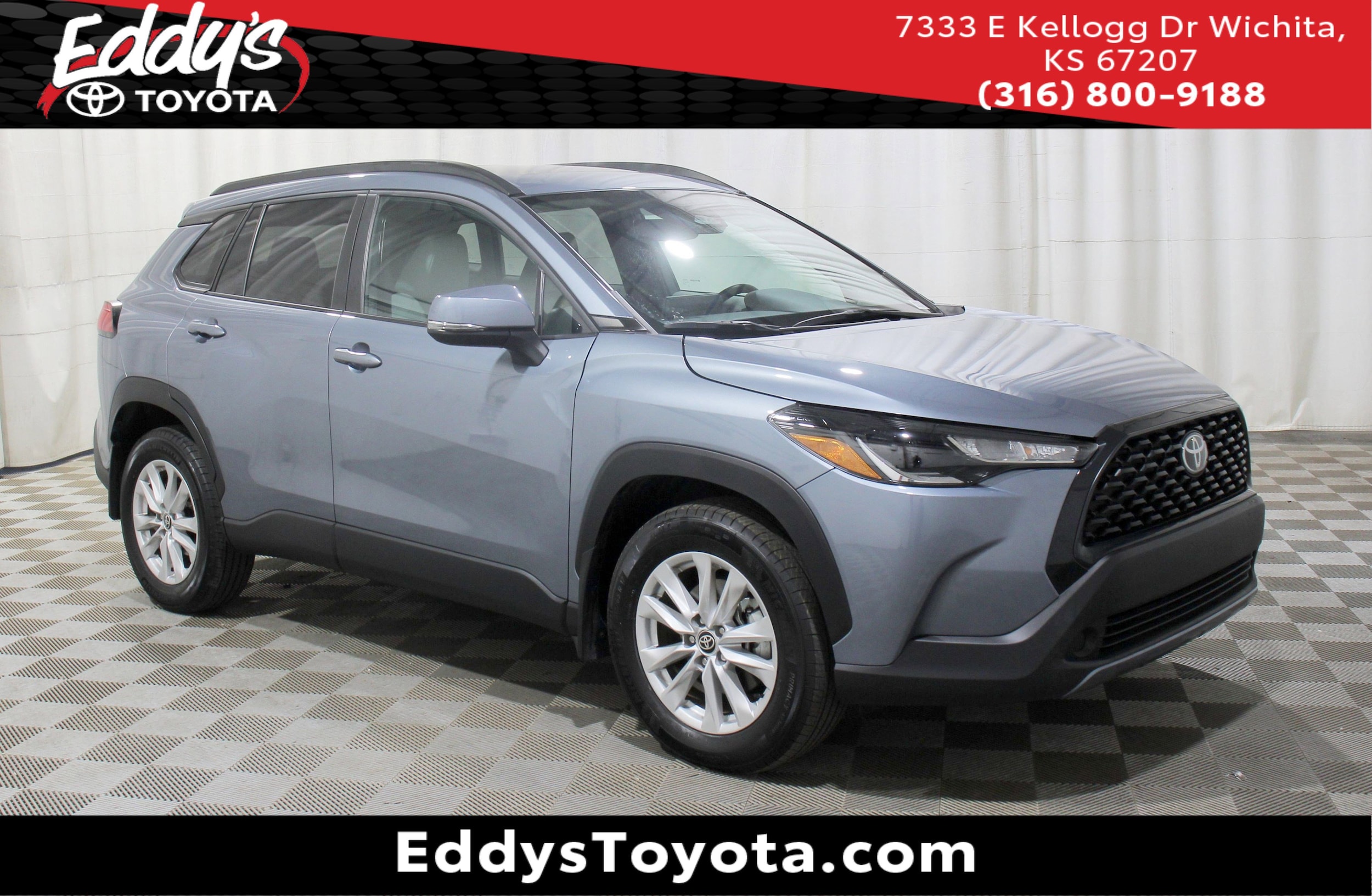 2024 Toyota Corolla Cross LE's photo