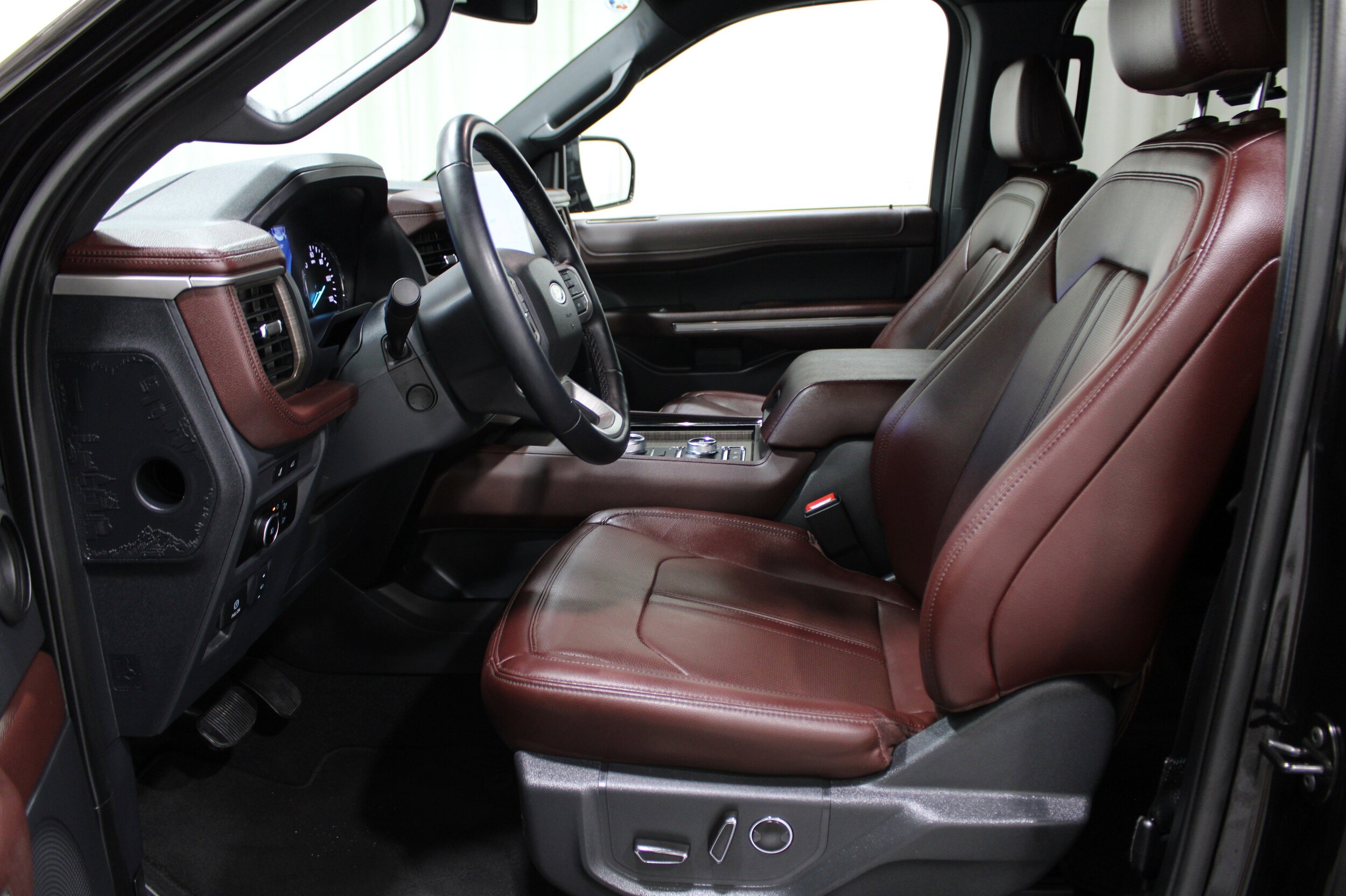 2024 Ford Expedition Limited photo 3