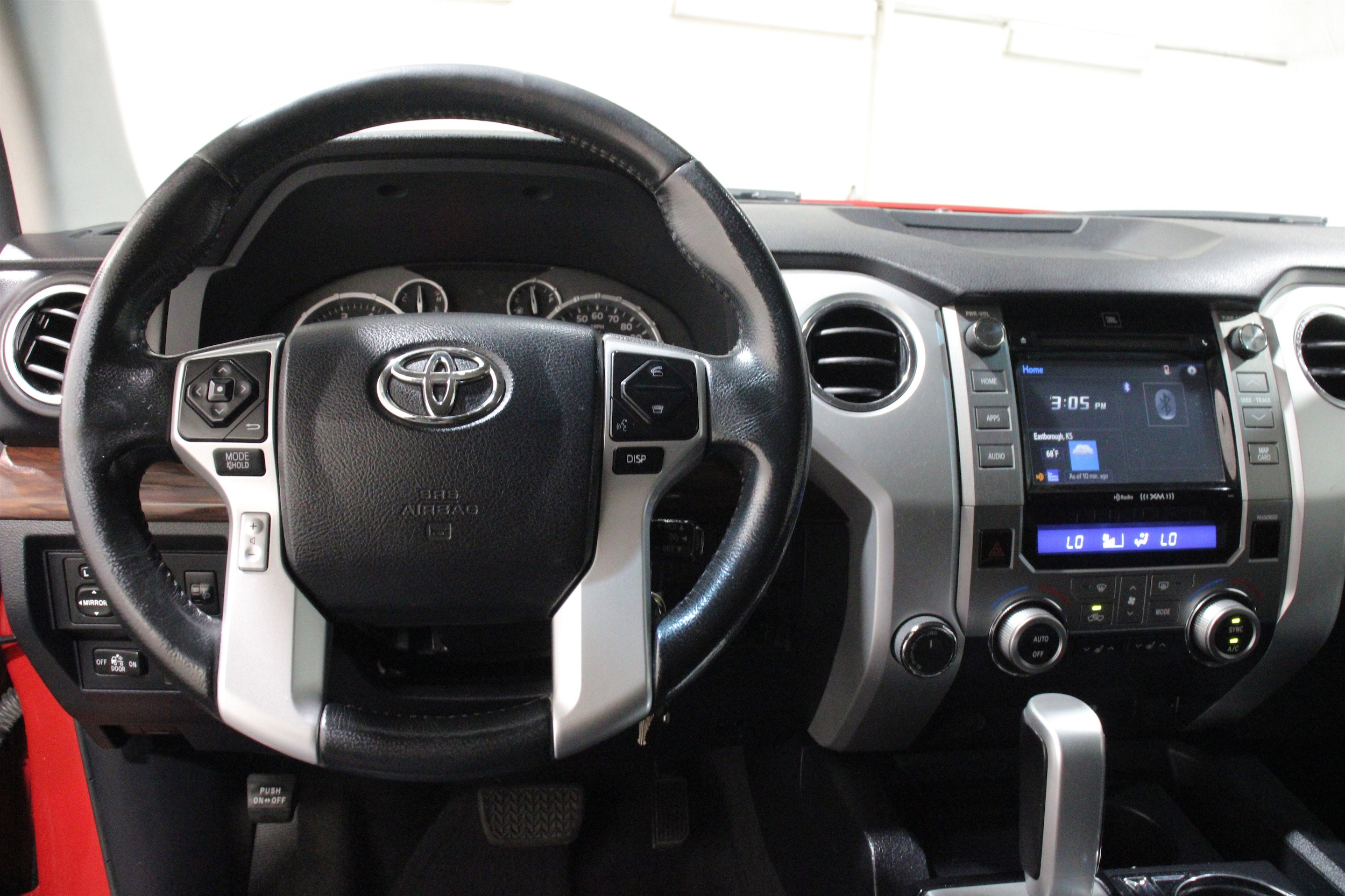 2016 Toyota Tundra Limited - Photo 8