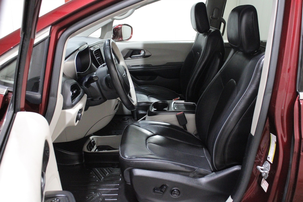 Used 2018 Chrysler Pacifica Limited Van