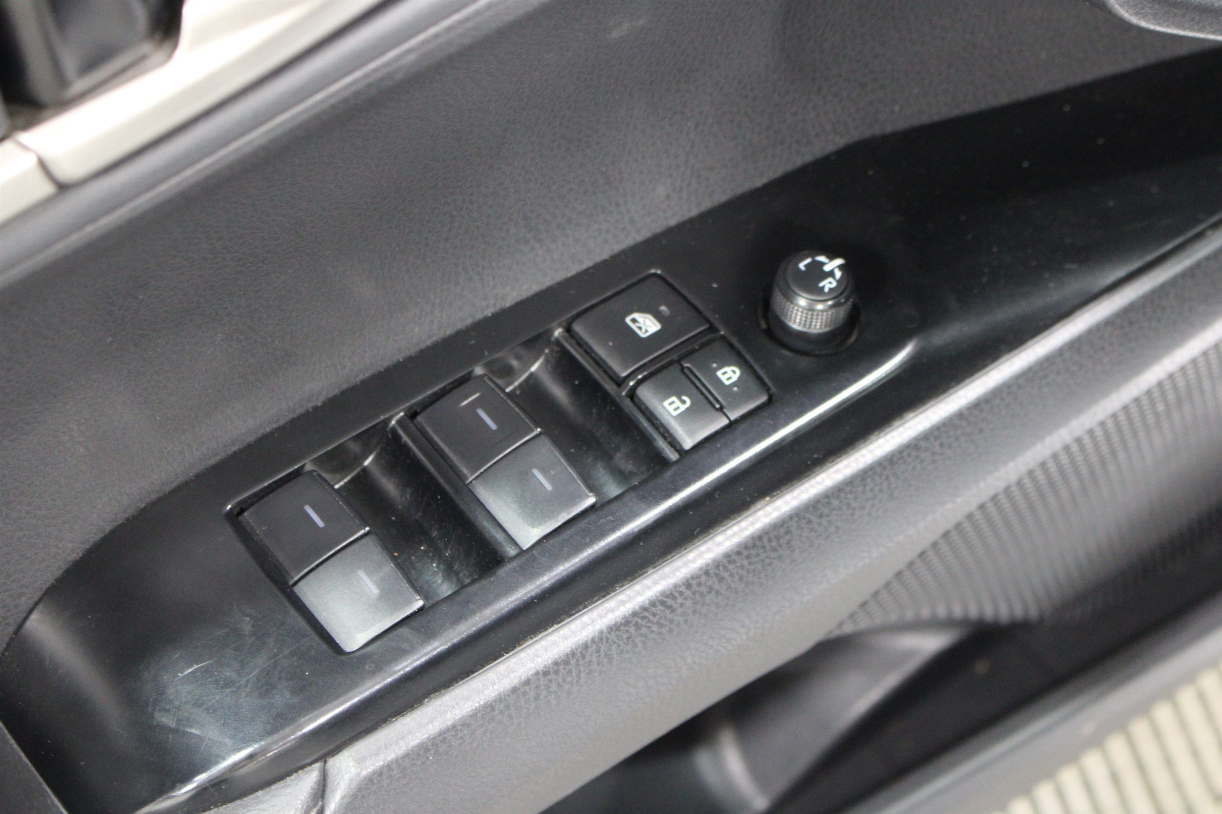 2025 Toyota Camry XSE - Photo 7