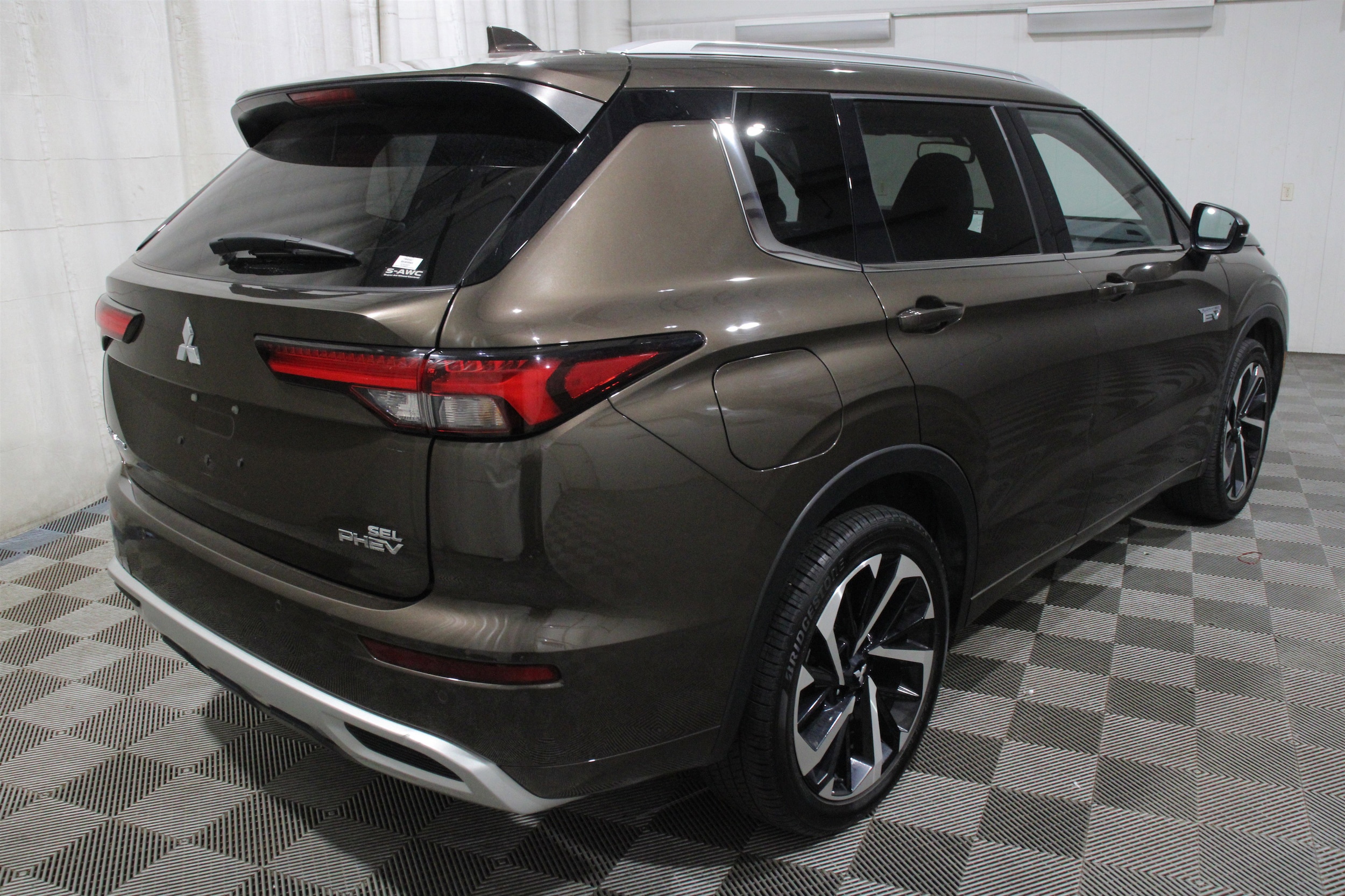 2024 Mitsubishi Outlander Plug-in Hybrid SEL - Photo 35