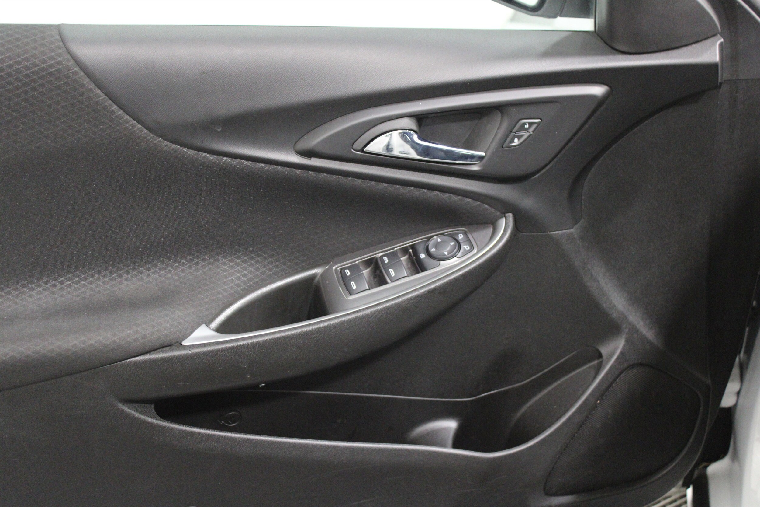 2023 Chevrolet Malibu 1LT photo 3