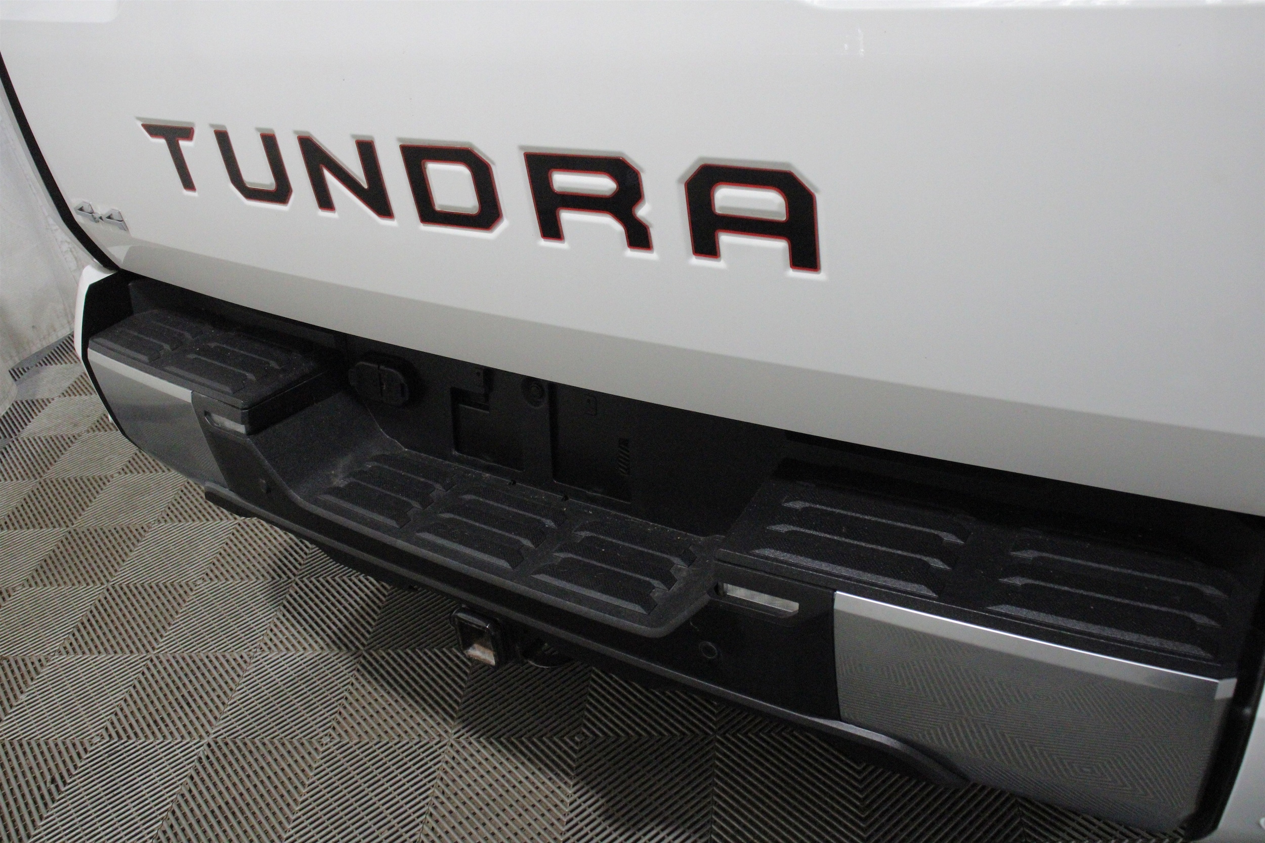 2023 Toyota Tundra Limited - Photo 24