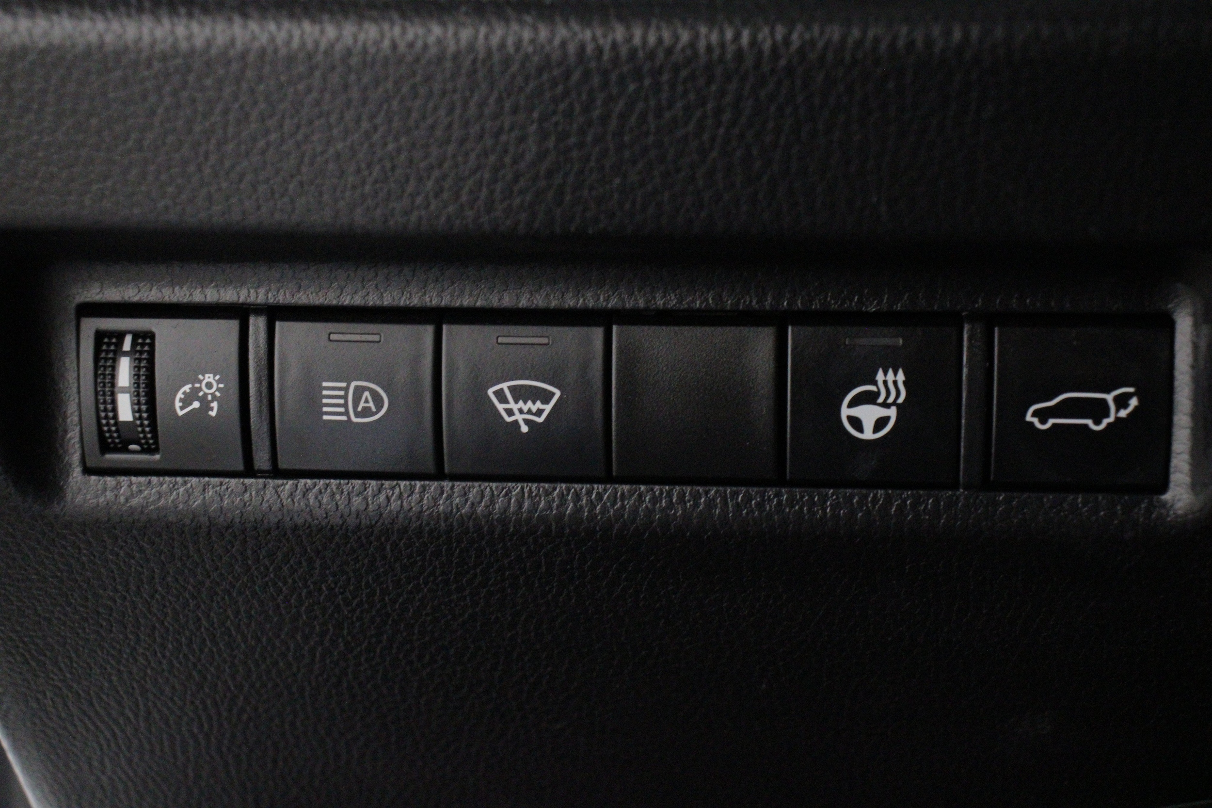 2022 Toyota RAV4 XLE - Photo 11