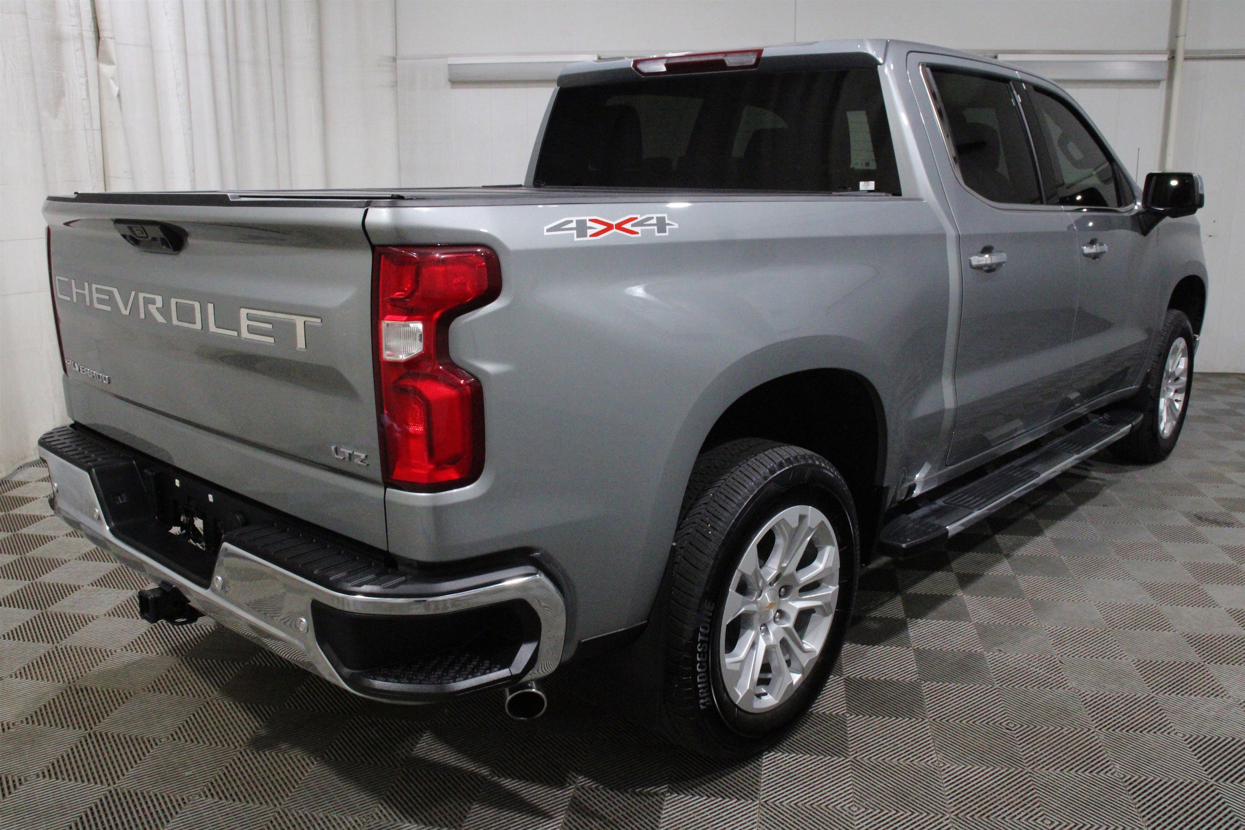 2025 Chevrolet Silverado 1500 LTZ - Photo 32