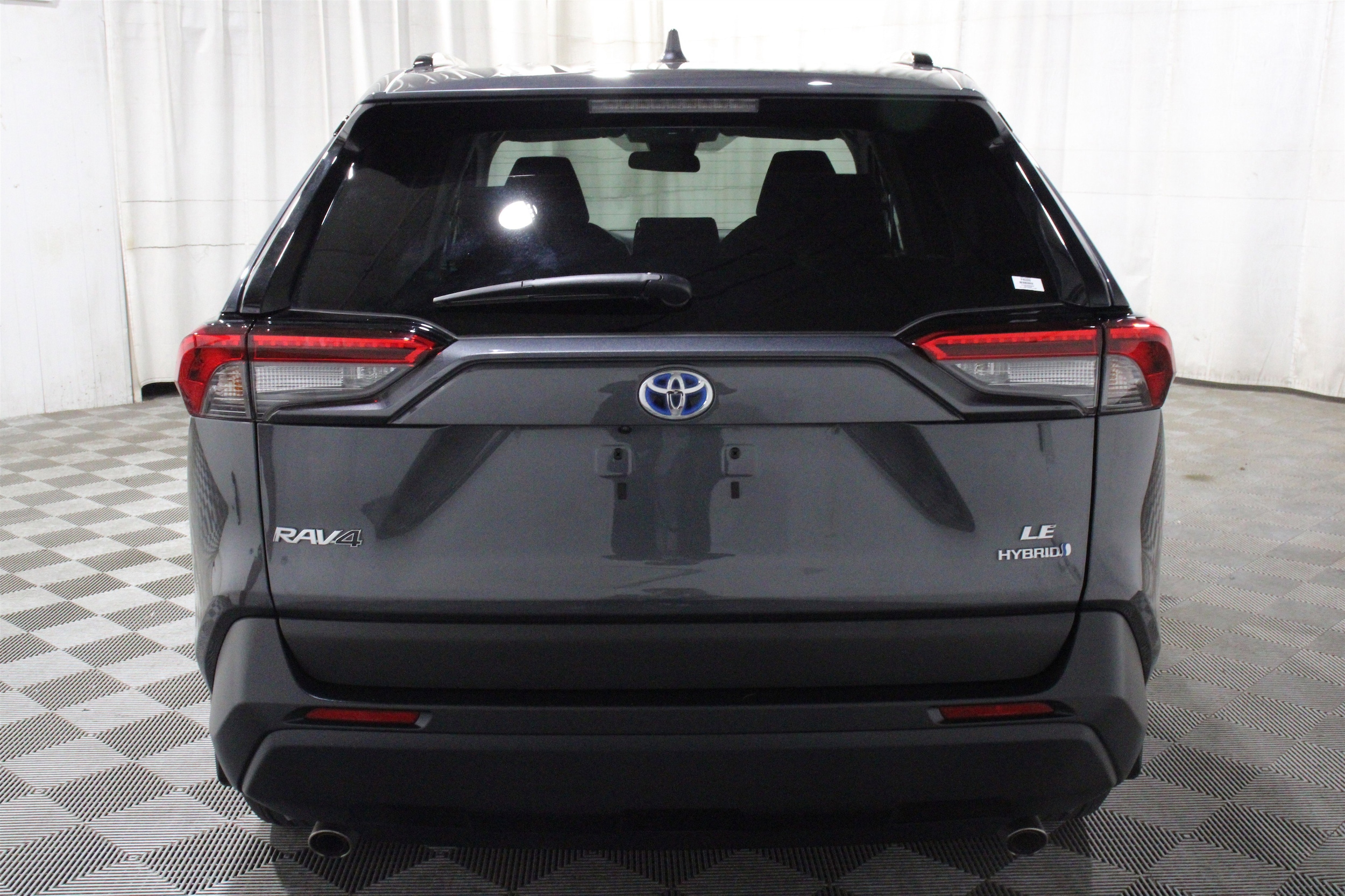 2024 Toyota RAV4 LE - Photo 32