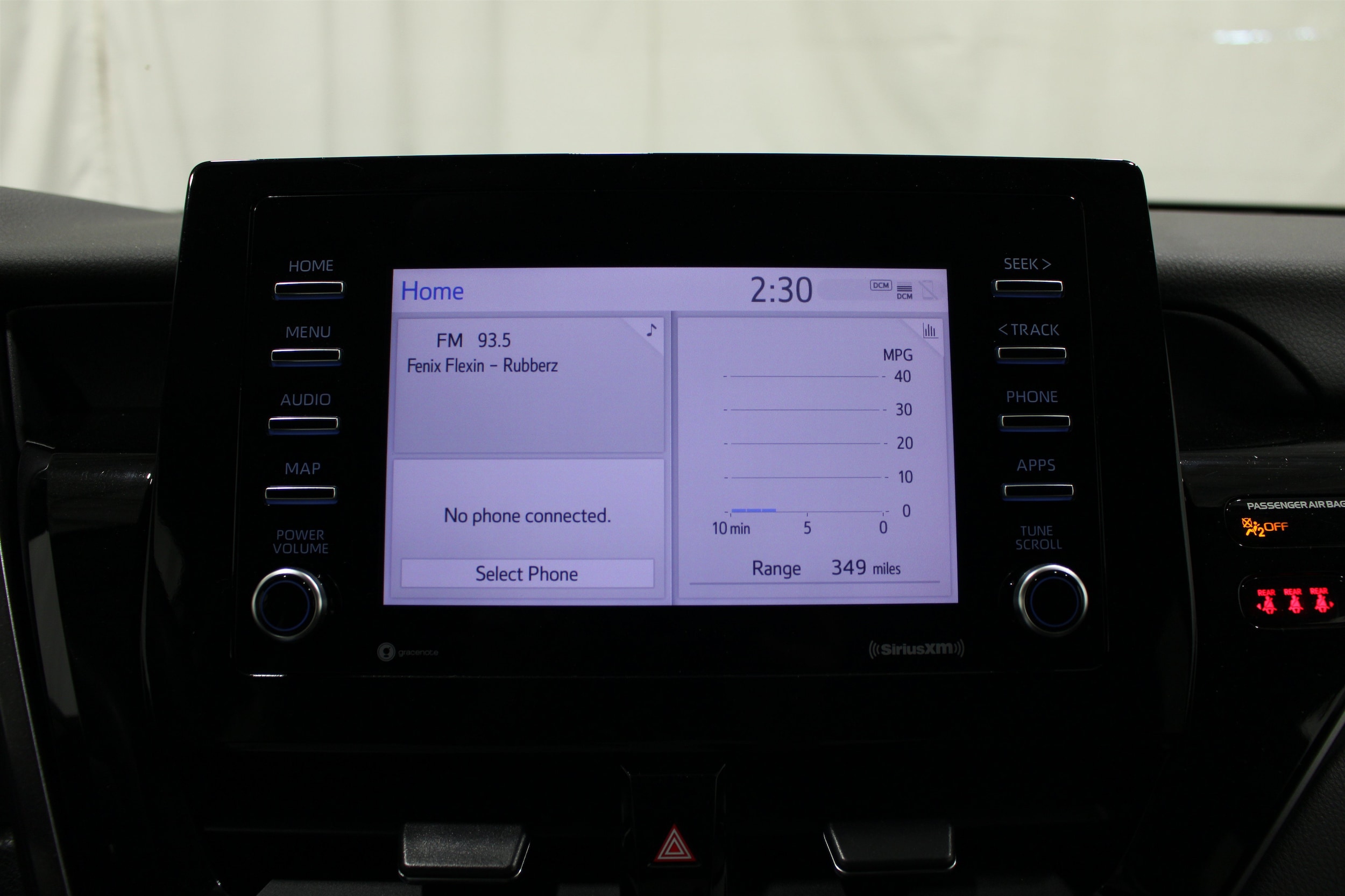2024 Toyota Camry SE - Photo 14