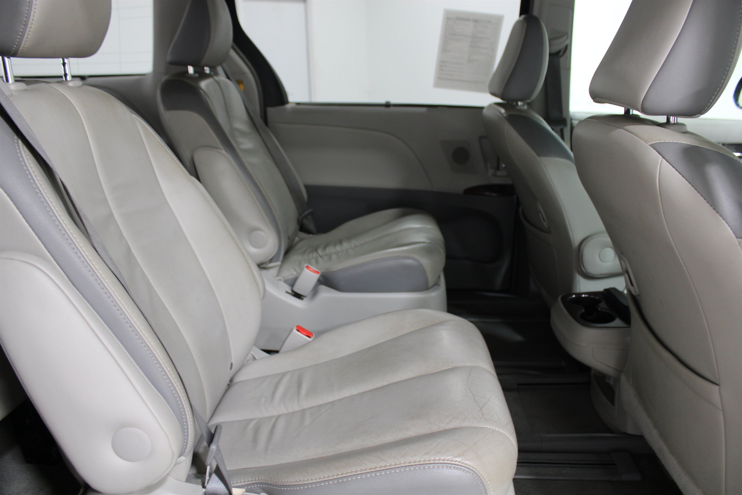2014 Toyota Sienna Limited - Photo 25