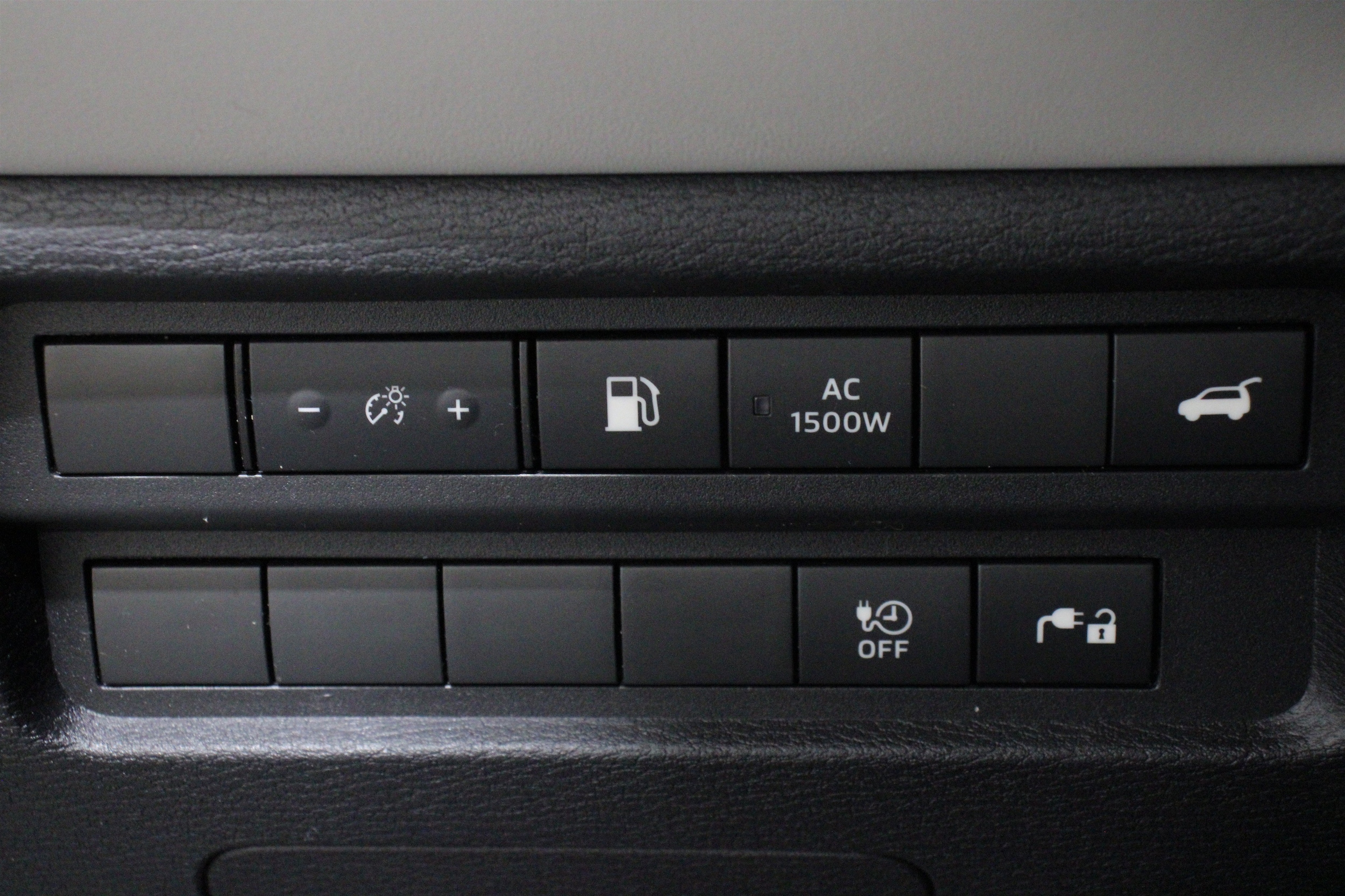 2023 Mitsubishi Outlander Plug-In Hybrid SEL - Photo 11