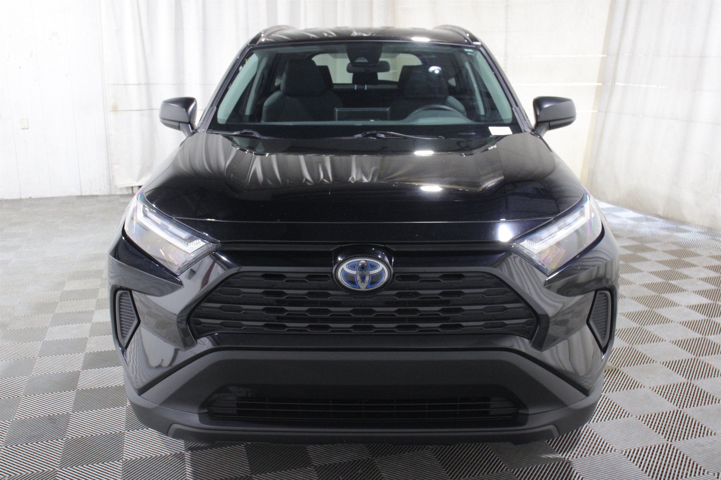 2024 Toyota RAV4 LE - Photo 28