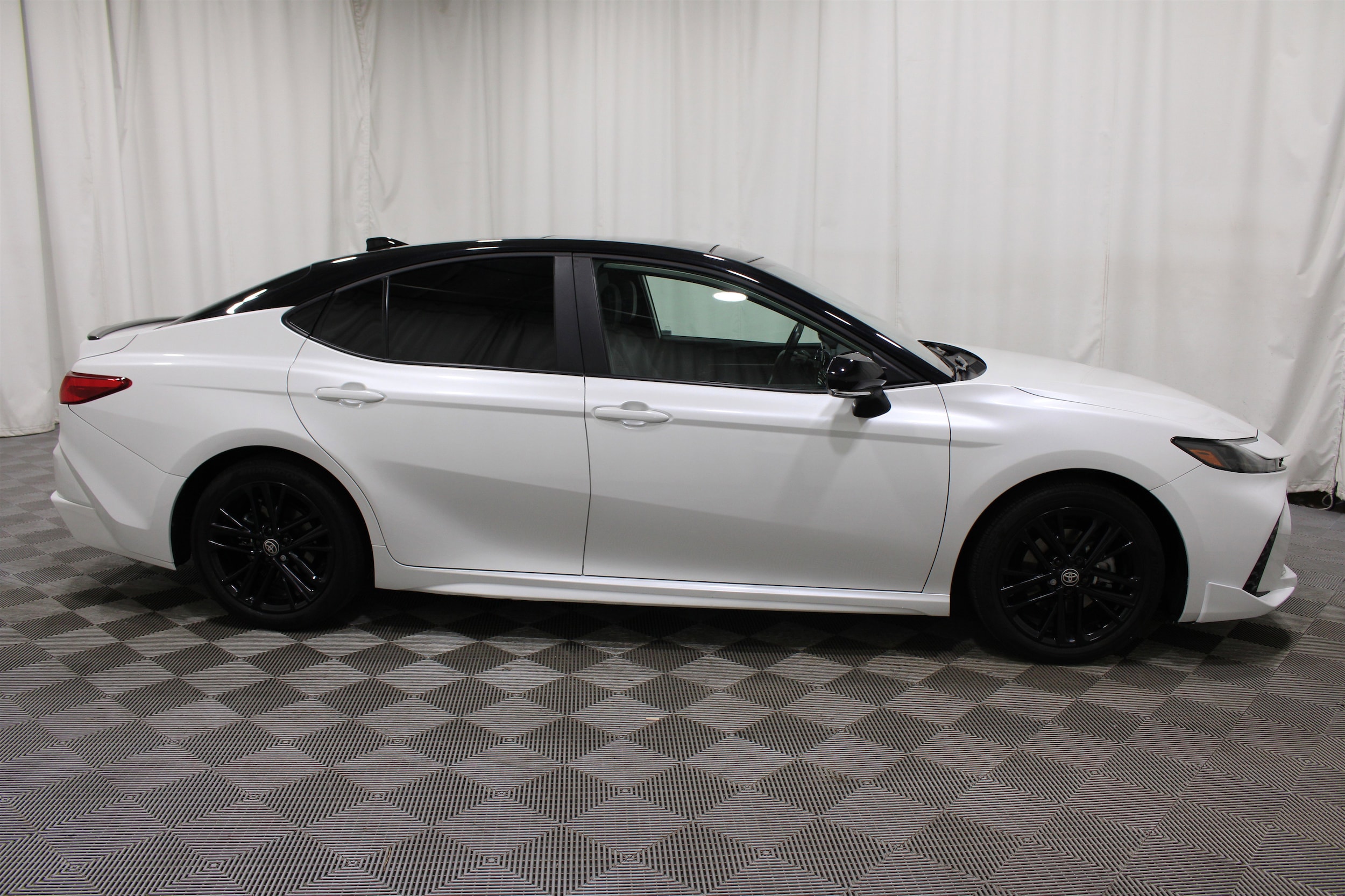 2025 Toyota Camry XSE - Photo 27