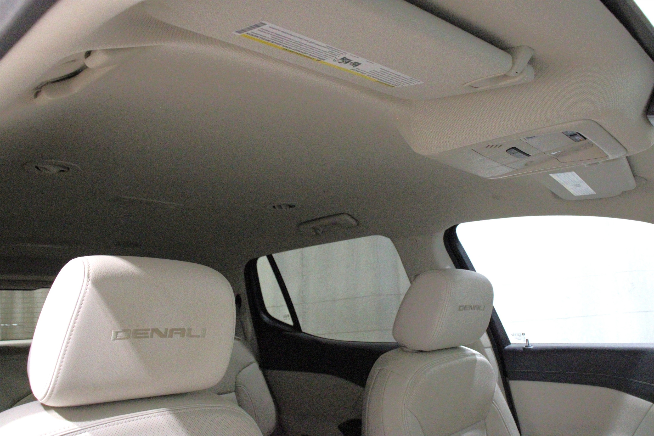 2023 GMC Acadia Denali - Photo 31