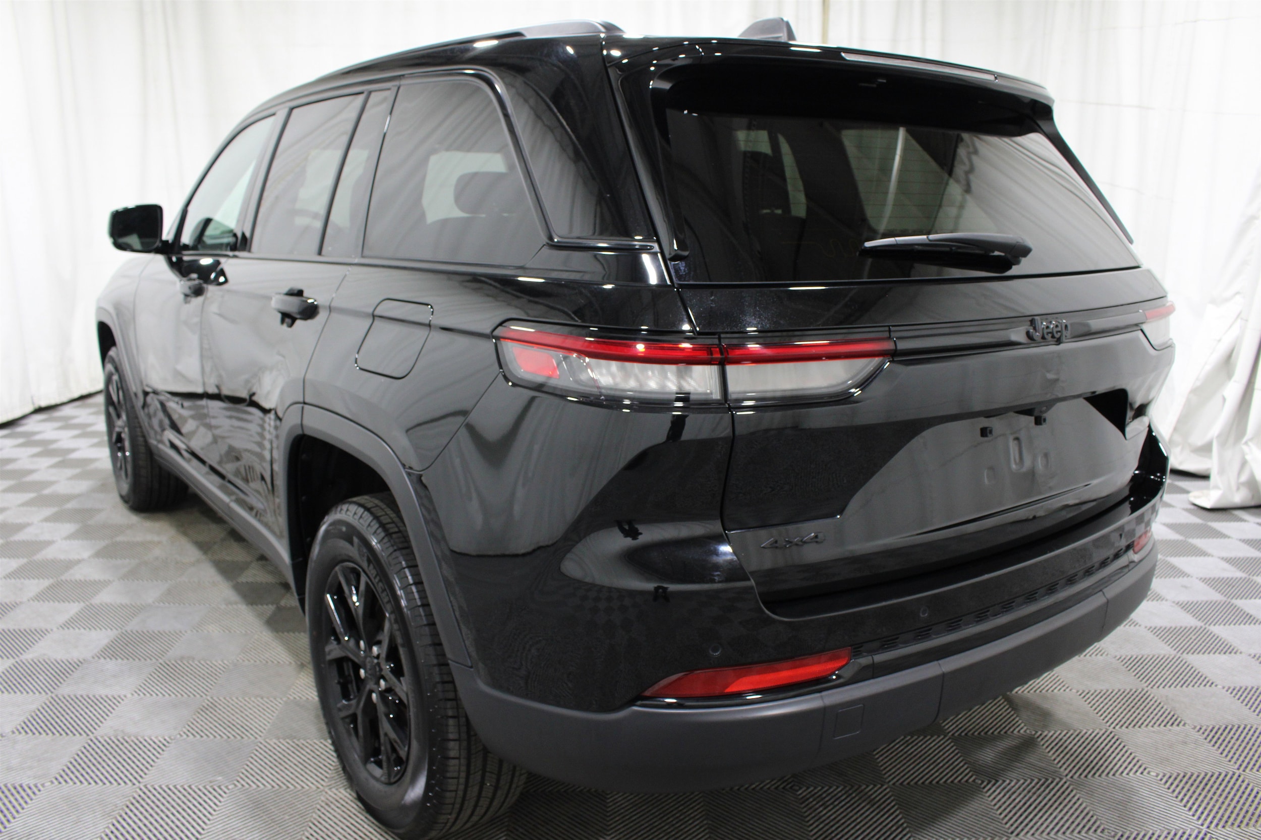 2025 Jeep Grand Cherokee Altitude - Photo 31