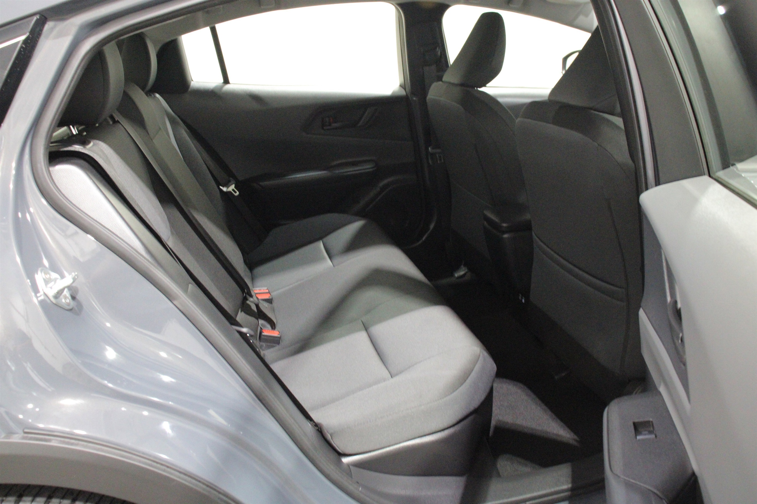 2024 Toyota Prius LE - Photo 27