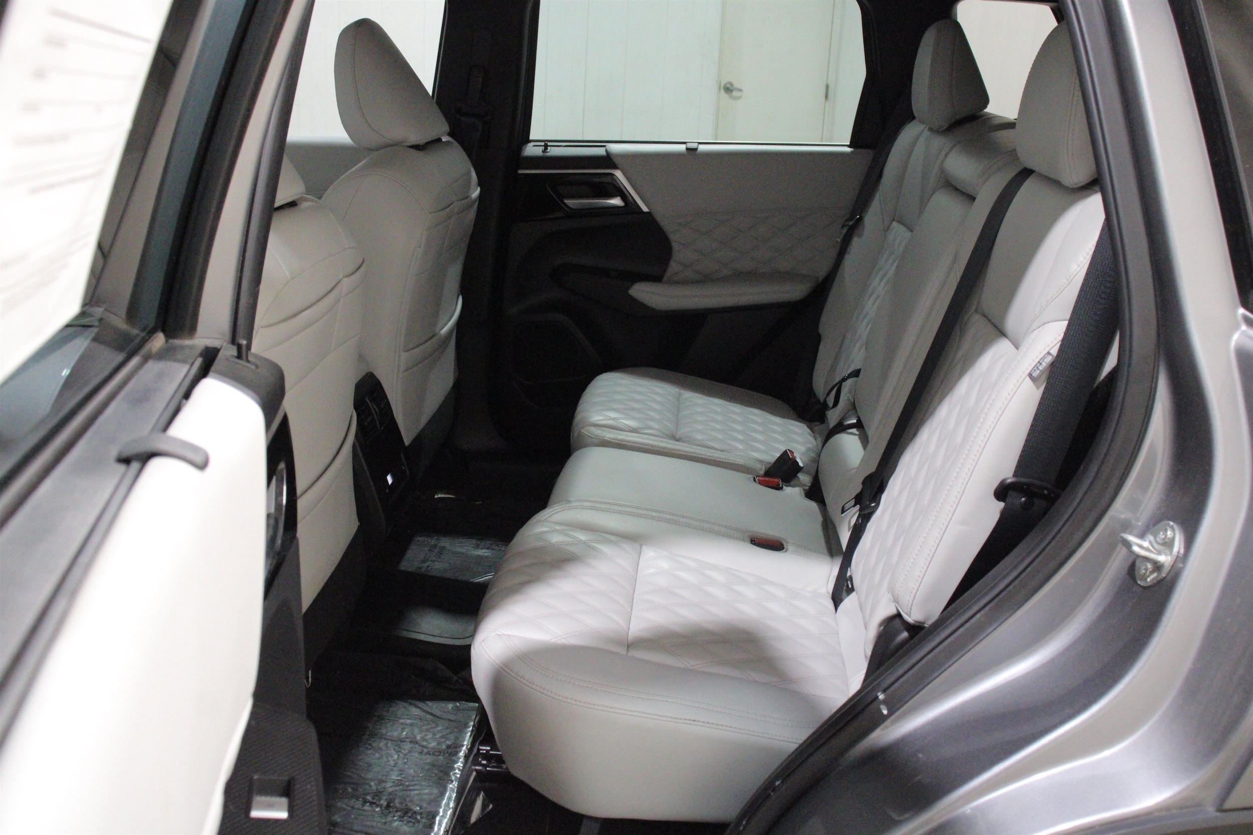 2023 Mitsubishi Outlander Plug-In Hybrid SEL - Photo 23