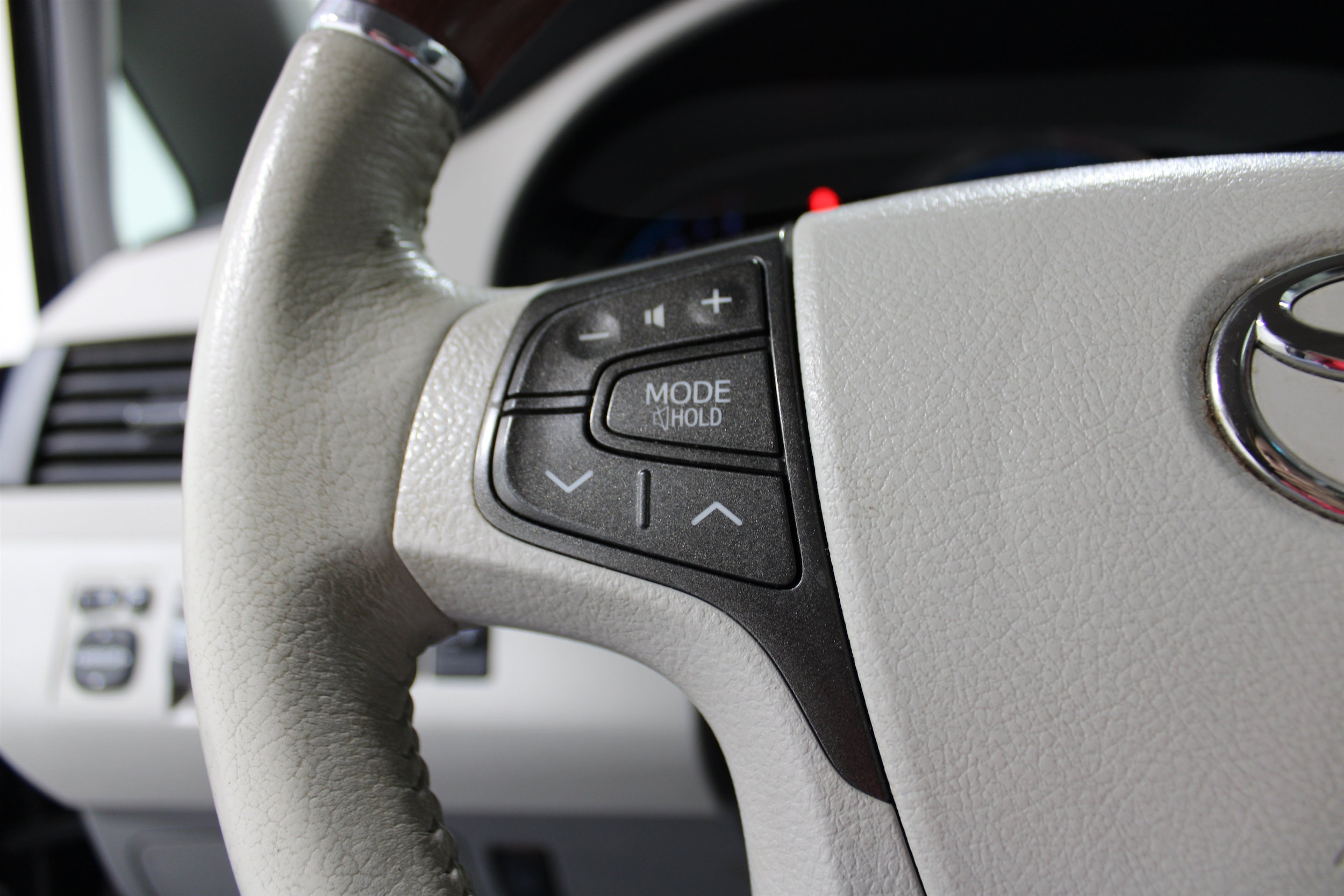 2014 Toyota Sienna Limited - Photo 10