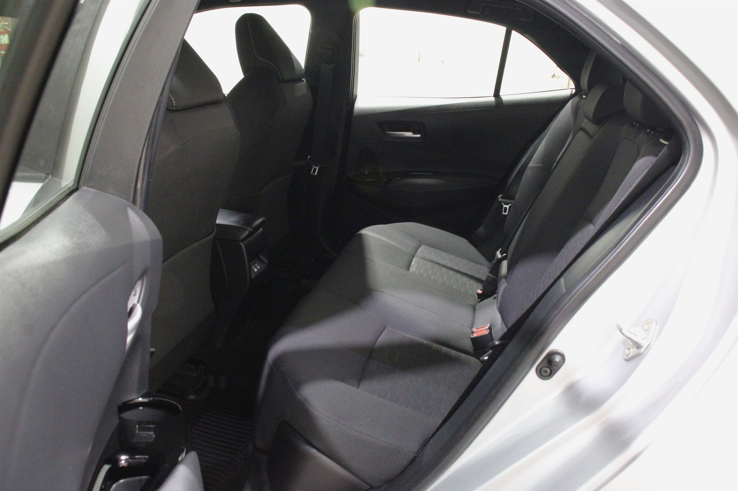 2024 Toyota Corolla Hatchback SE - Photo 23