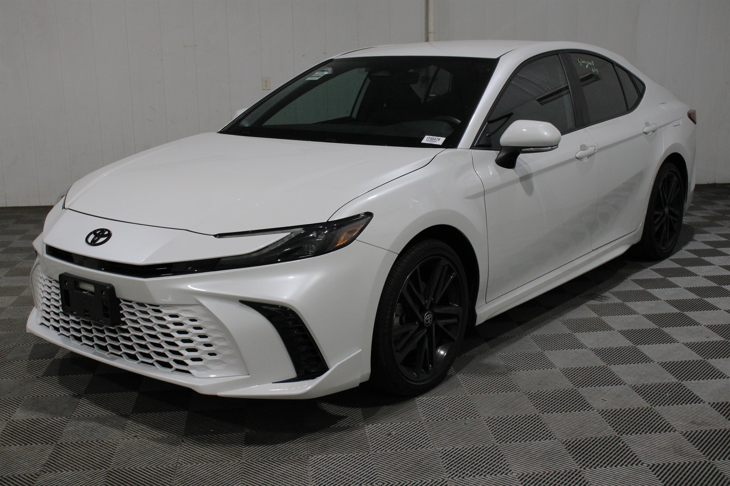 2025 Toyota Camry XSE - Photo 37