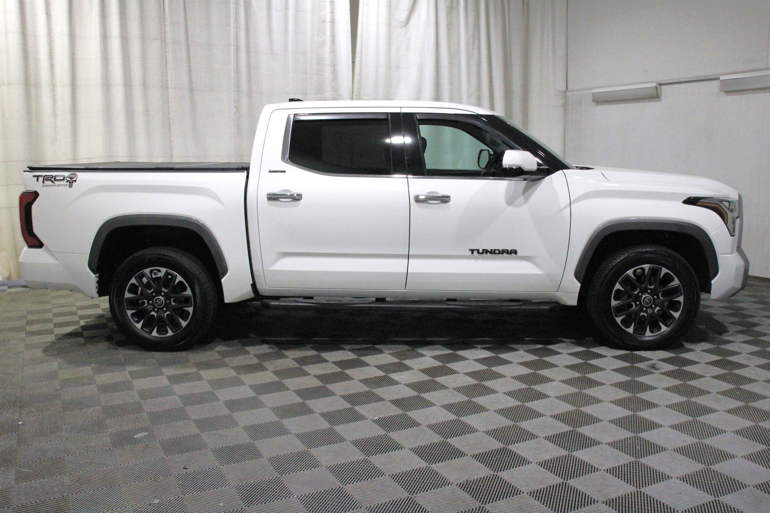 2023 Toyota Tundra Limited - Photo 31