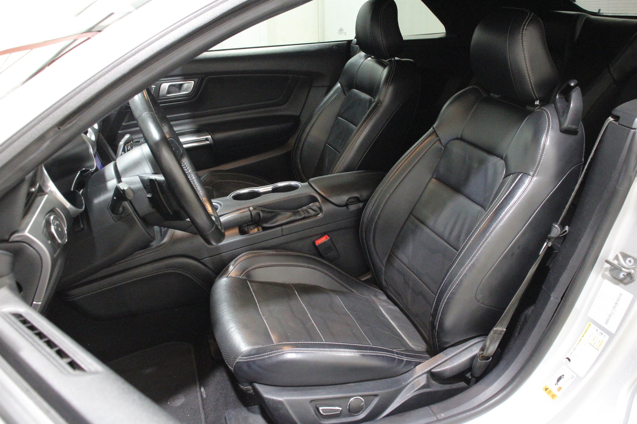 2019 Ford Mustang GT Premium - Photo 5