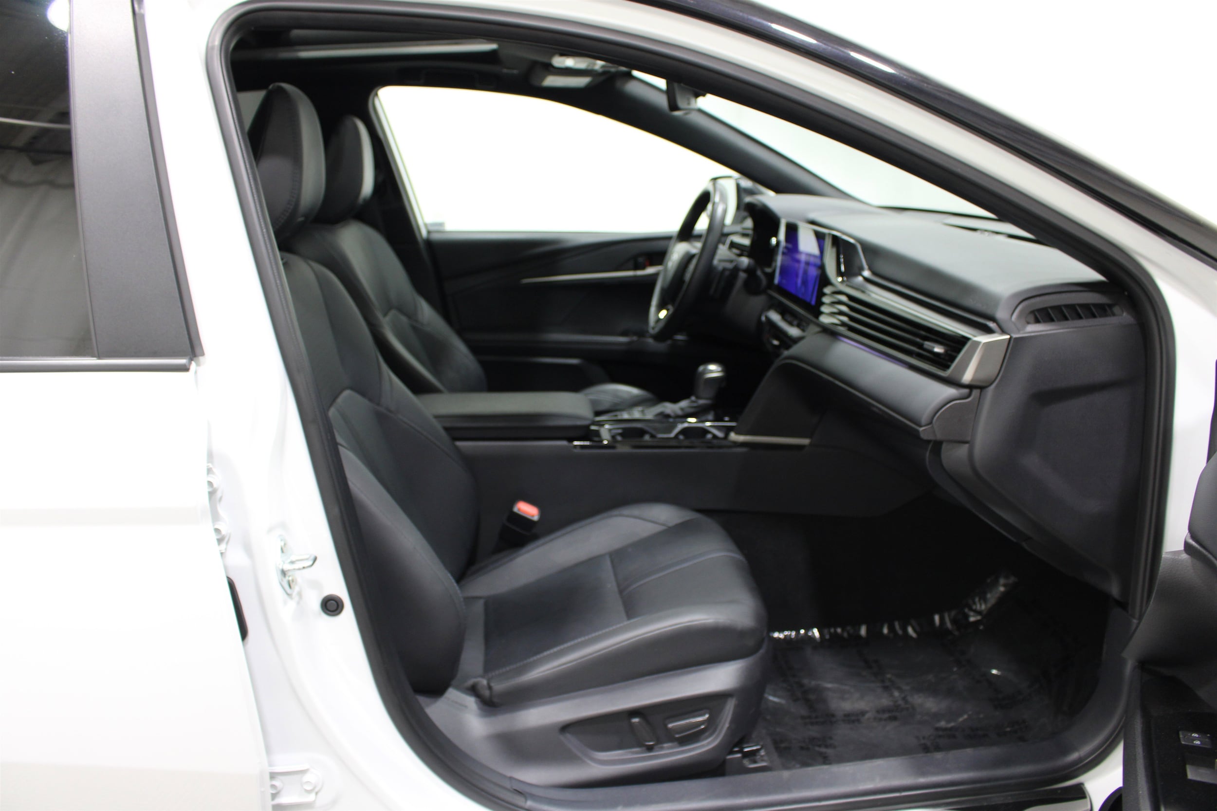 2025 Toyota Camry XSE - Photo 23
