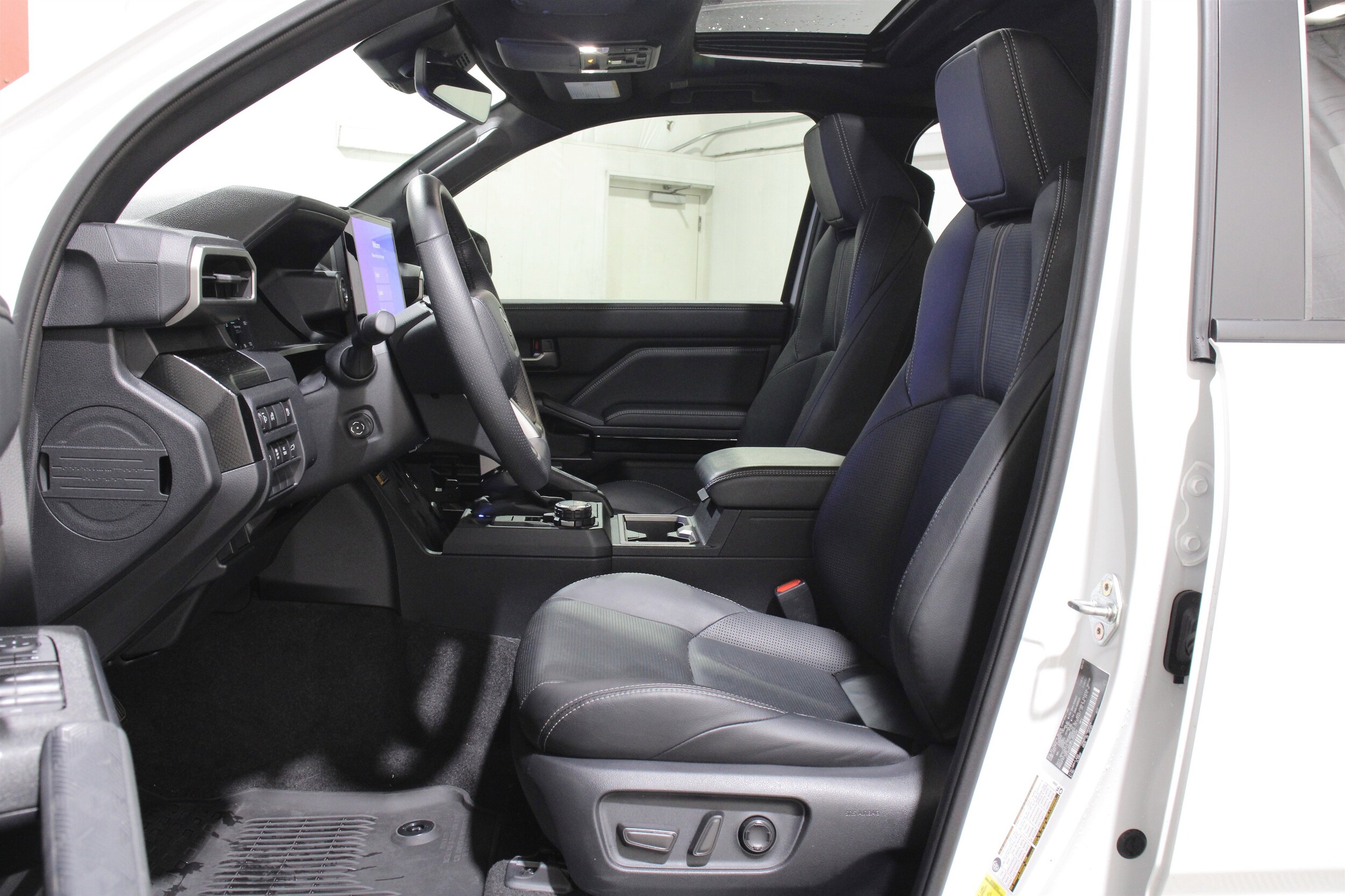 2025 Toyota 4Runner Limited photo 3