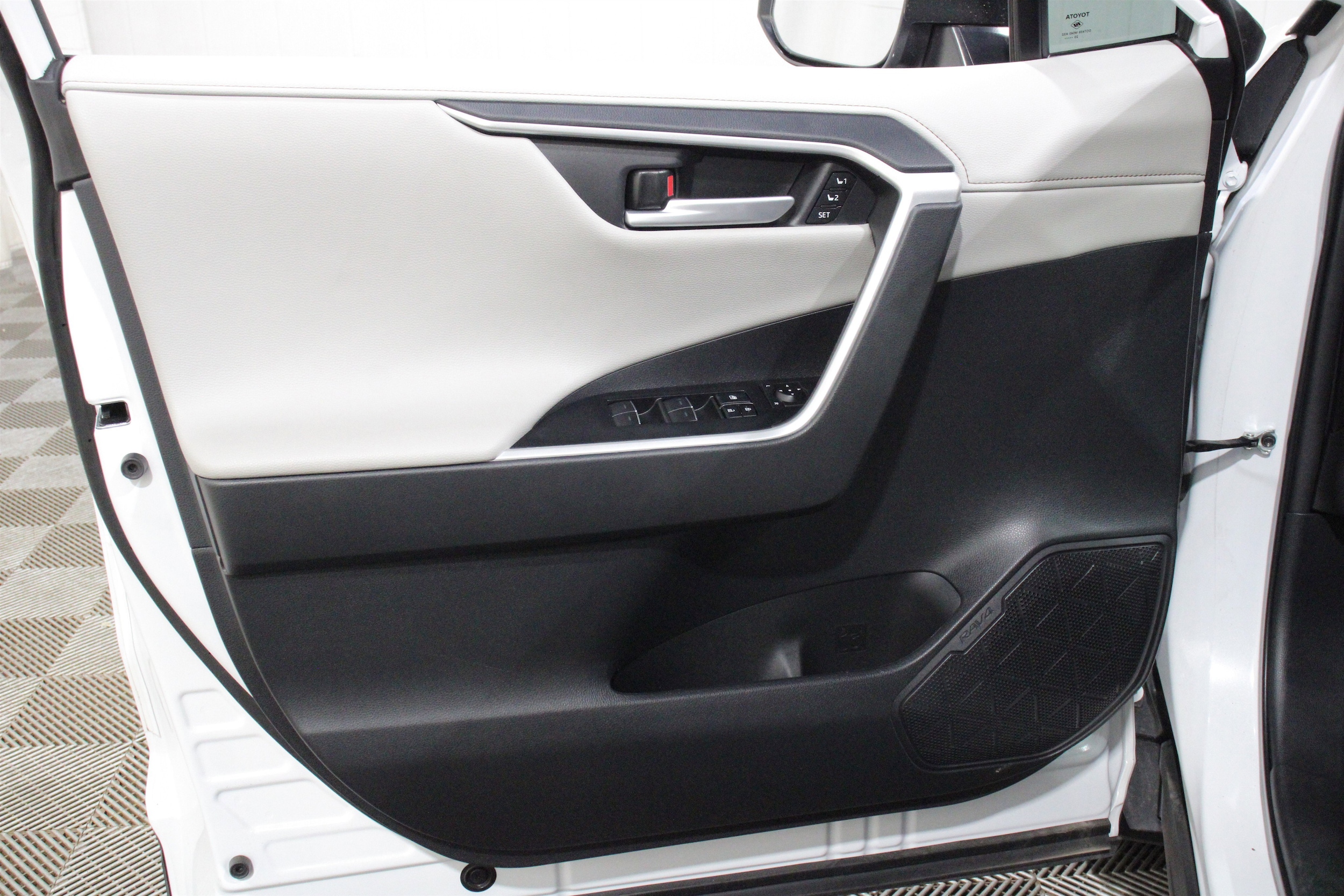 2024 Toyota RAV4 Limited - Photo 6