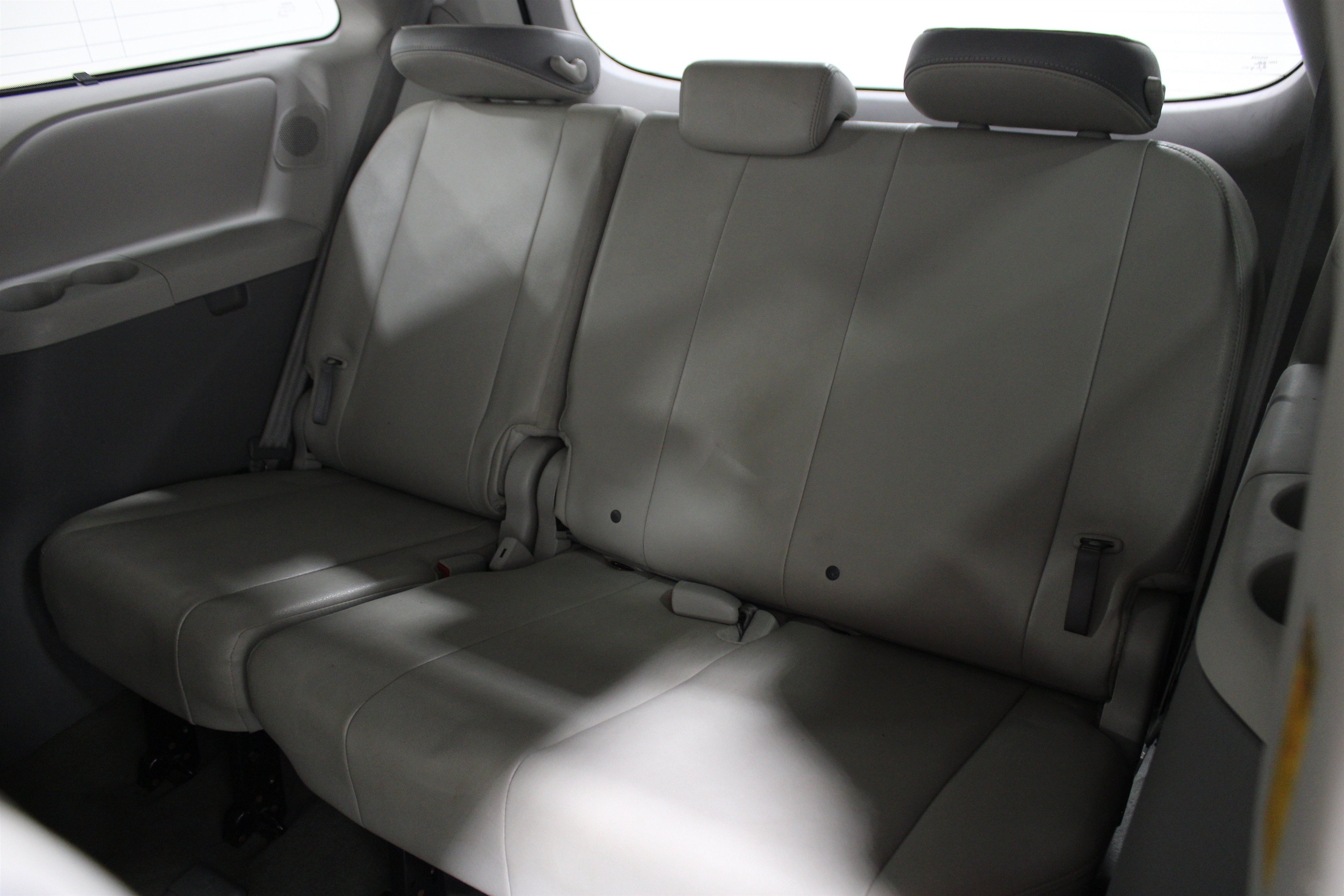 2014 Toyota Sienna Limited - Photo 21