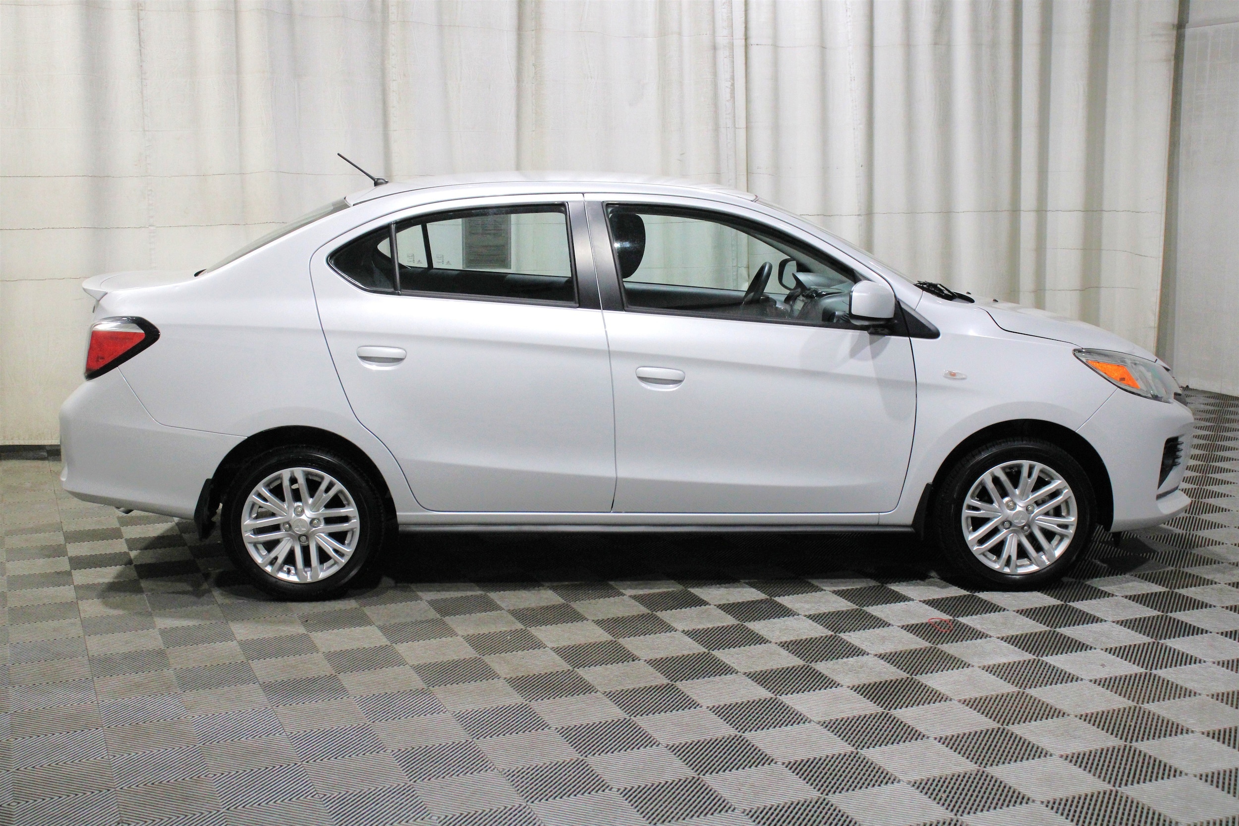 2024 Mitsubishi Mirage G4 LE - Photo 28