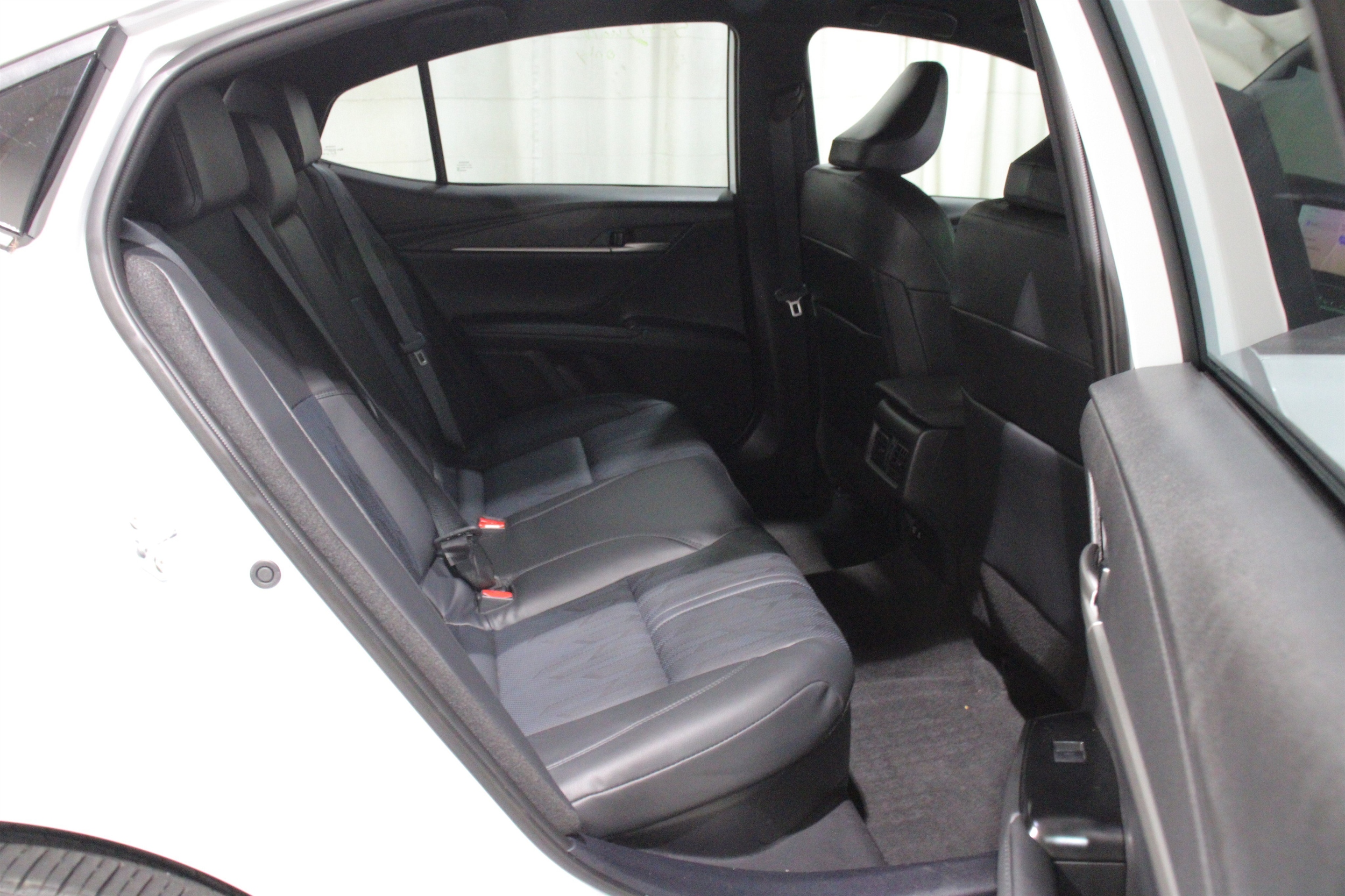 2025 Toyota Camry XSE - Photo 26