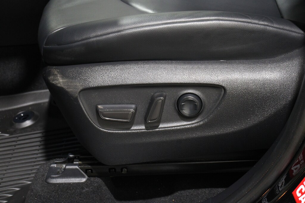 Used 2021 Toyota Highlander XLE SUV