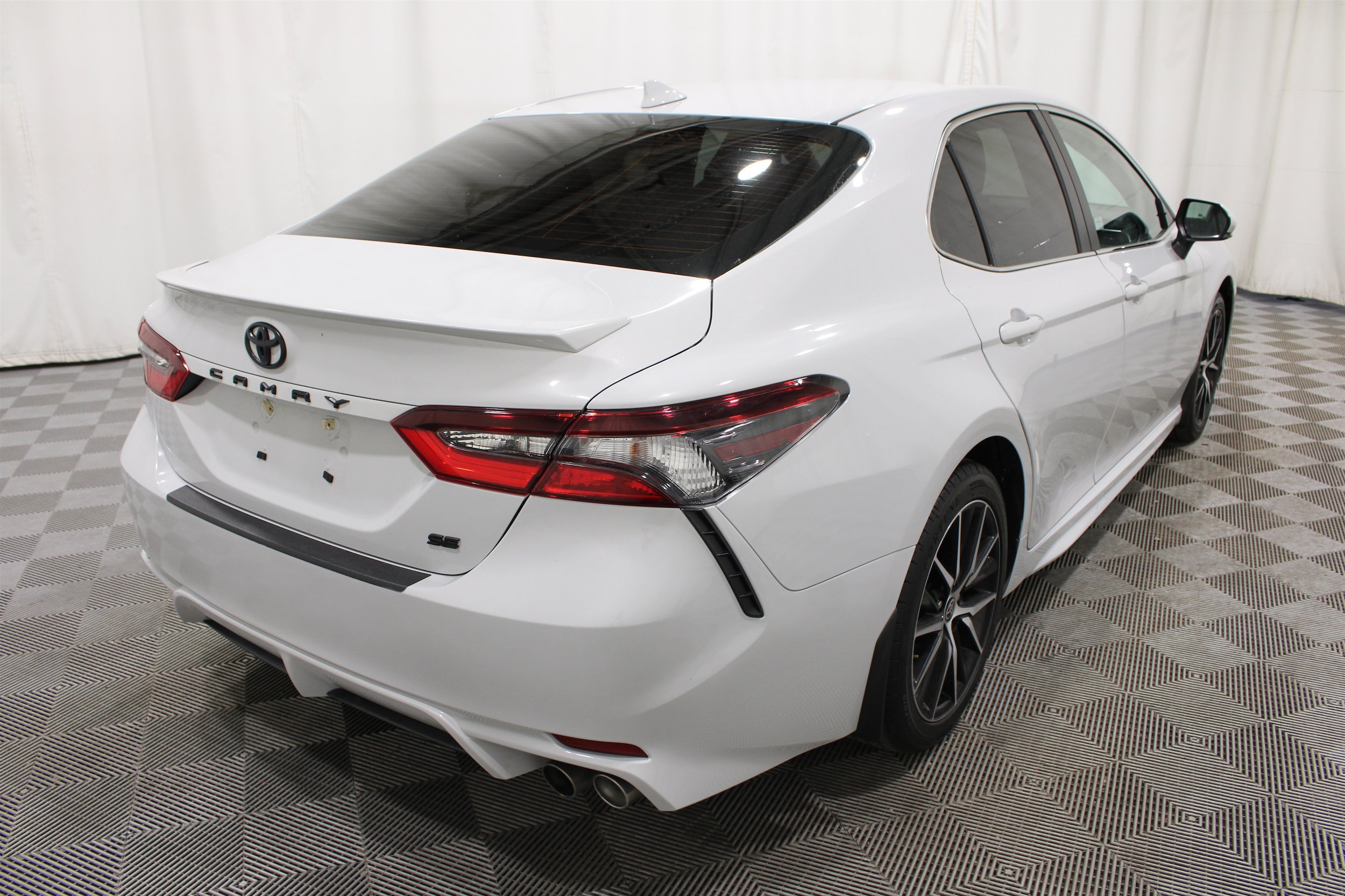 2024 Toyota Camry SE - Photo 27