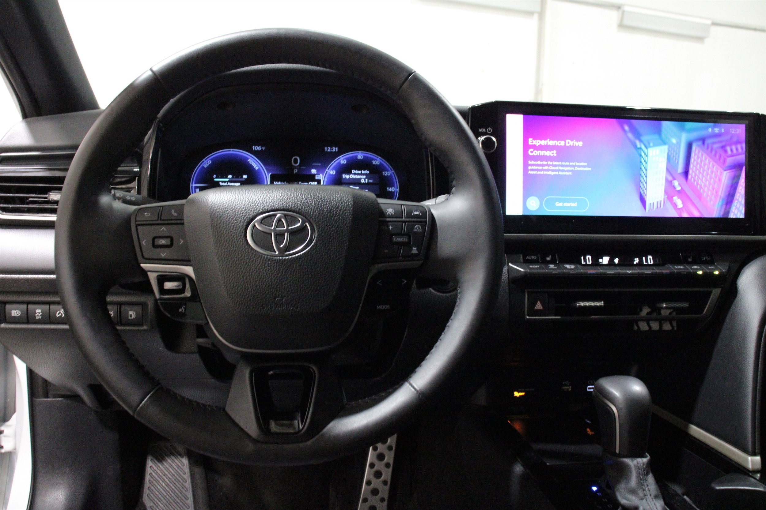 2025 Toyota Camry XSE - Photo 8