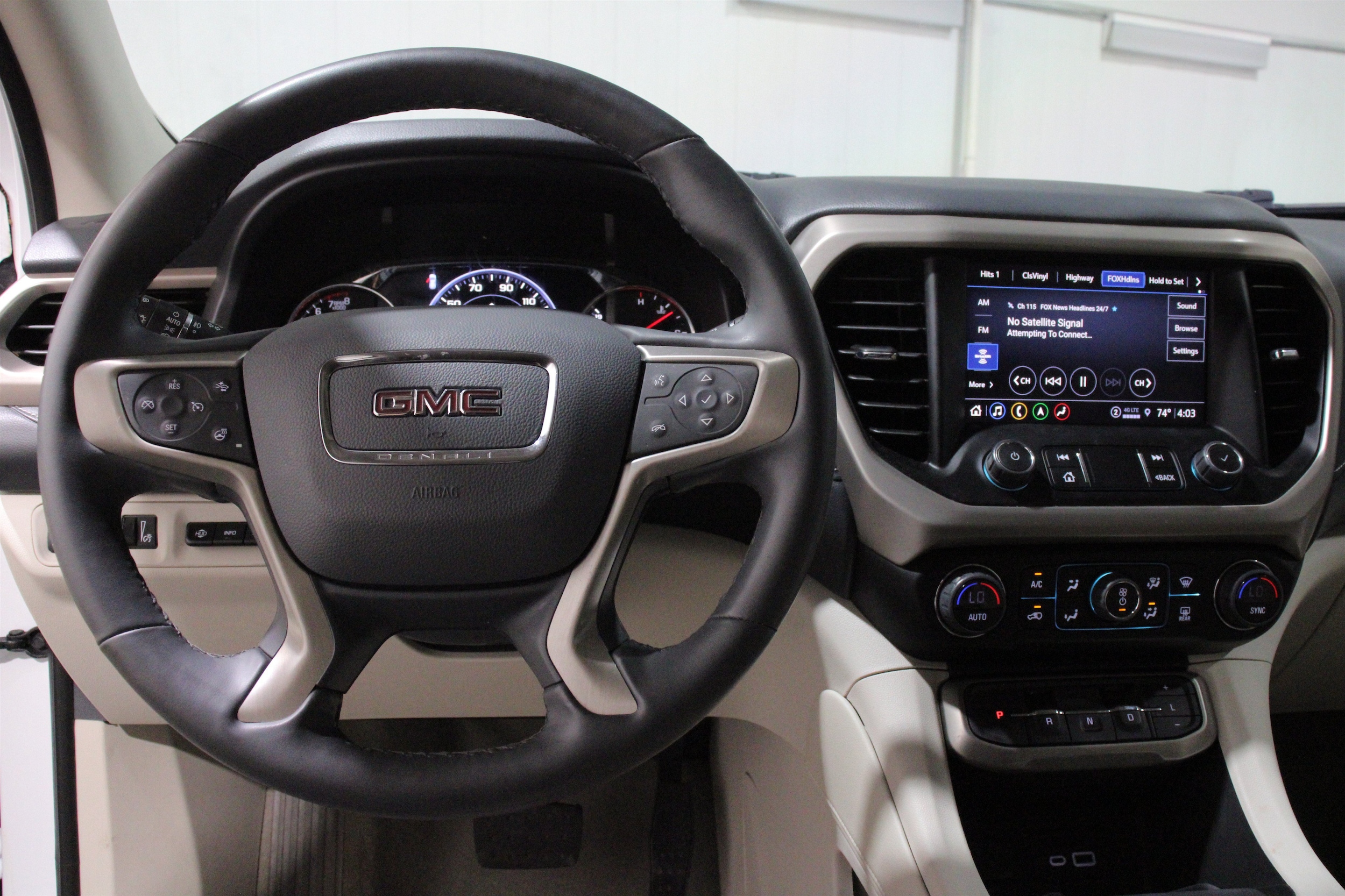 2023 GMC Acadia Denali - Photo 8