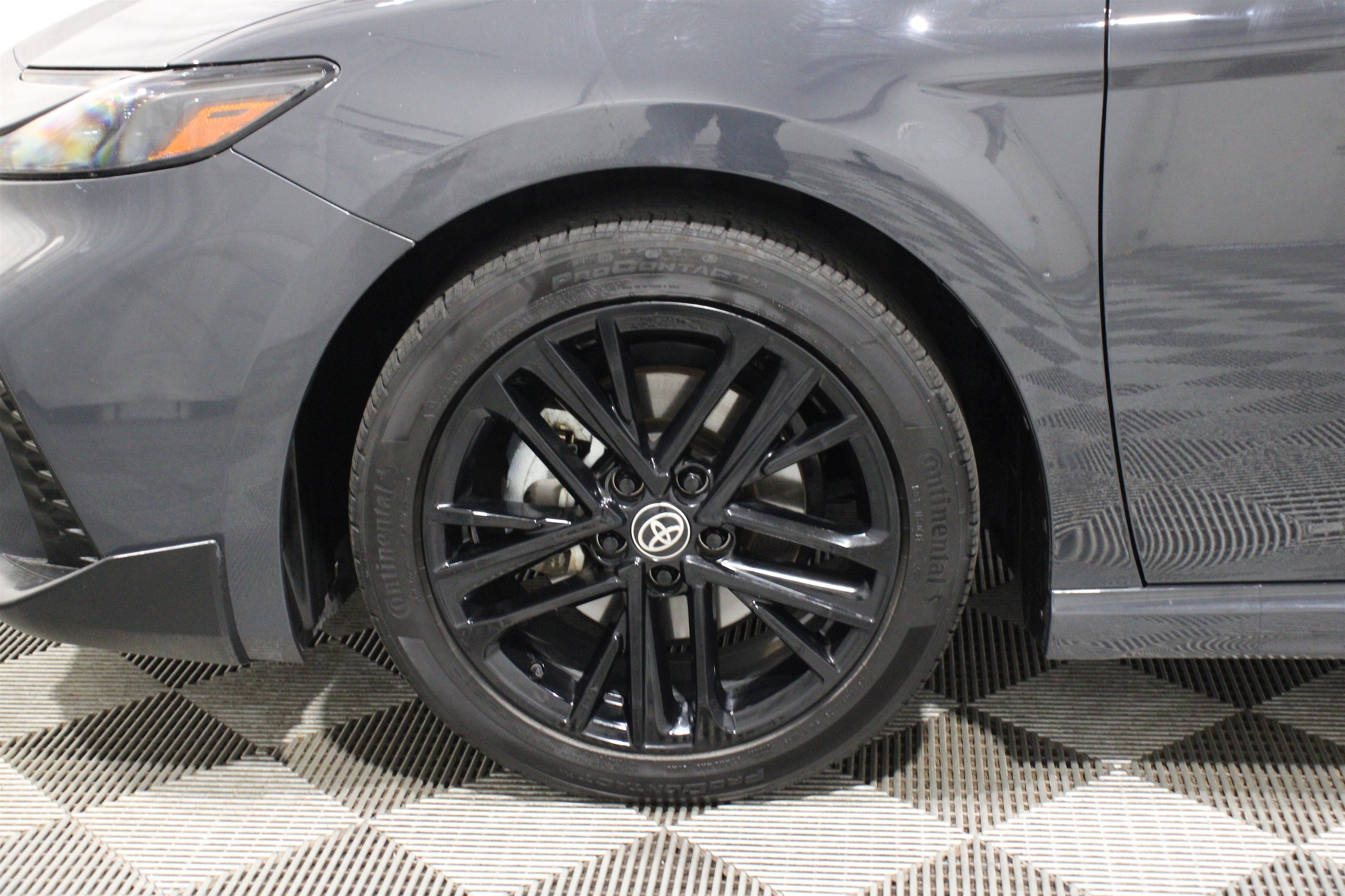 2025 Toyota Camry SE - Photo 37