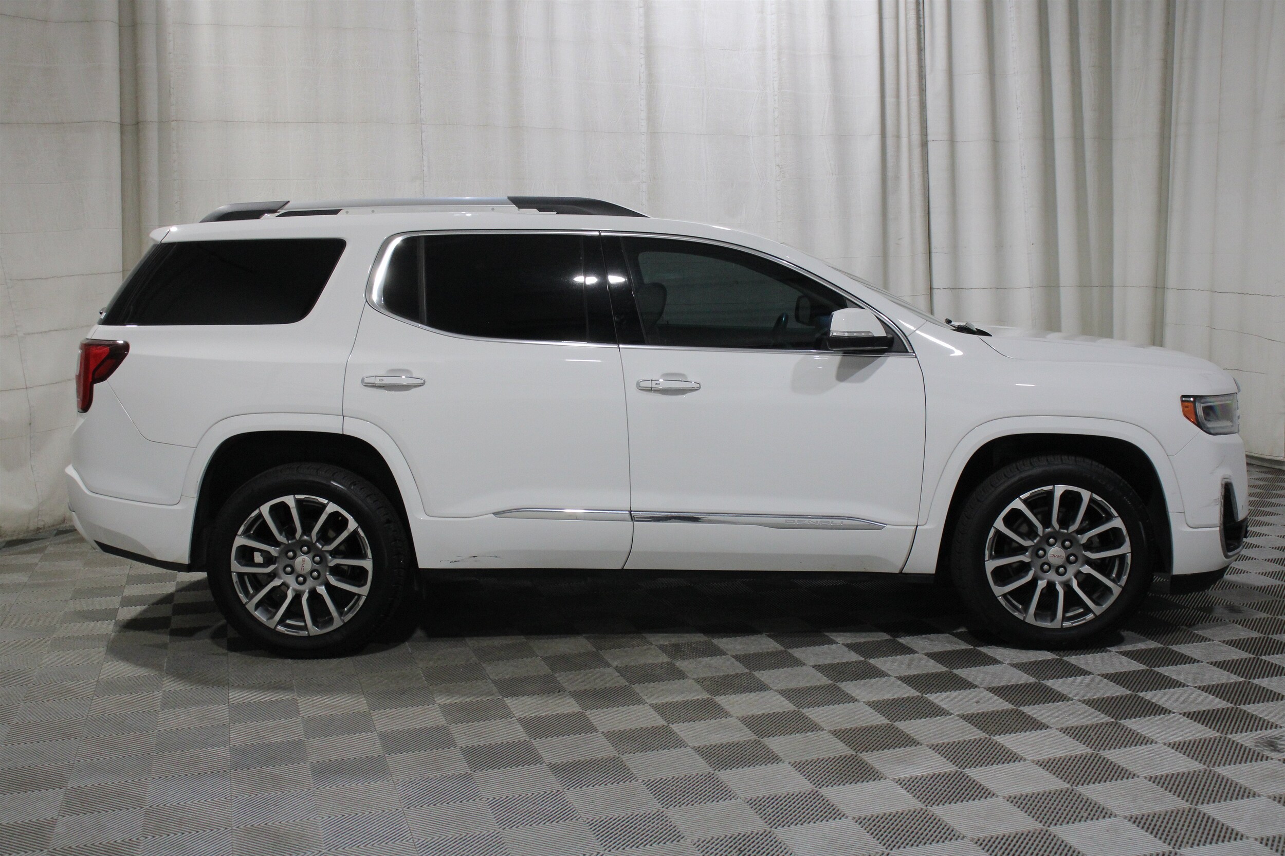 2023 GMC Acadia Denali - Photo 35