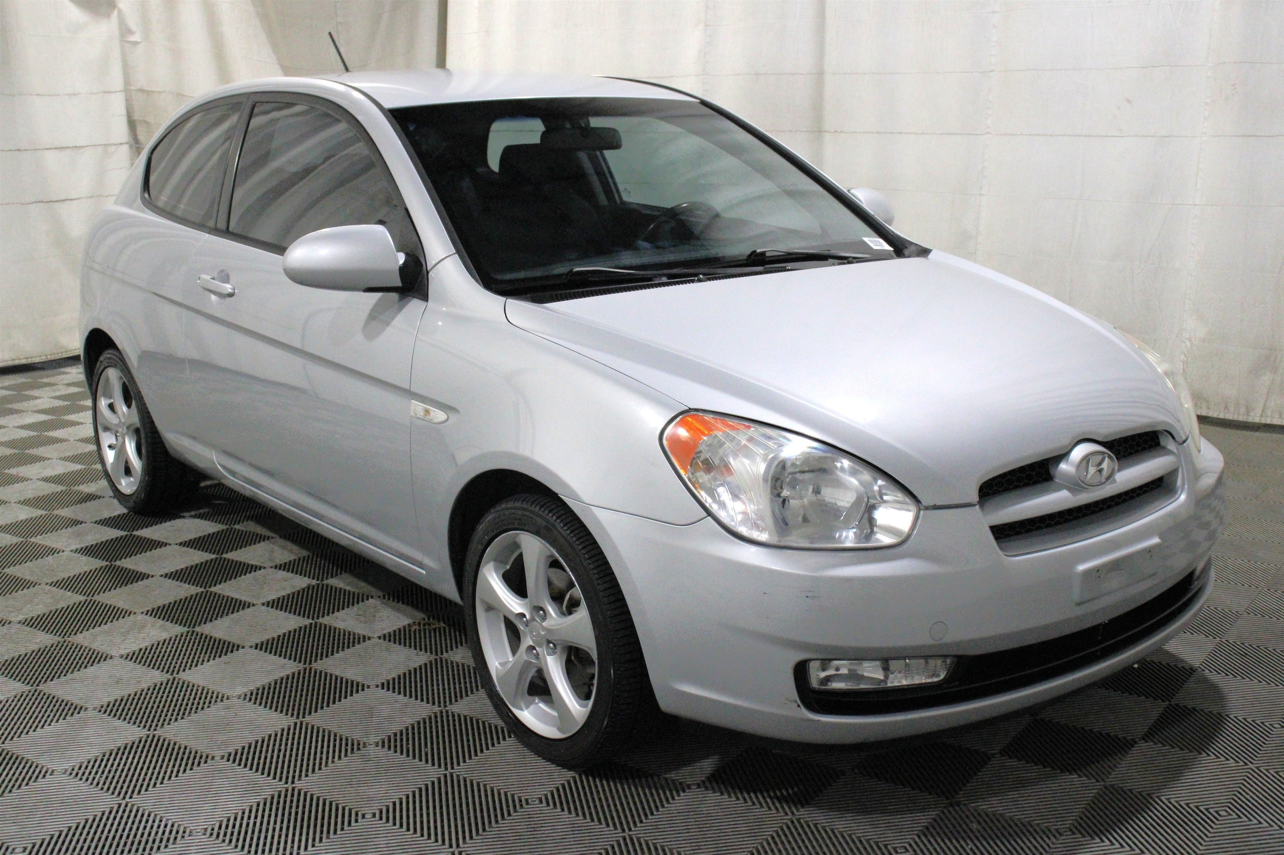 2008 Hyundai Accent SE - Photo 21