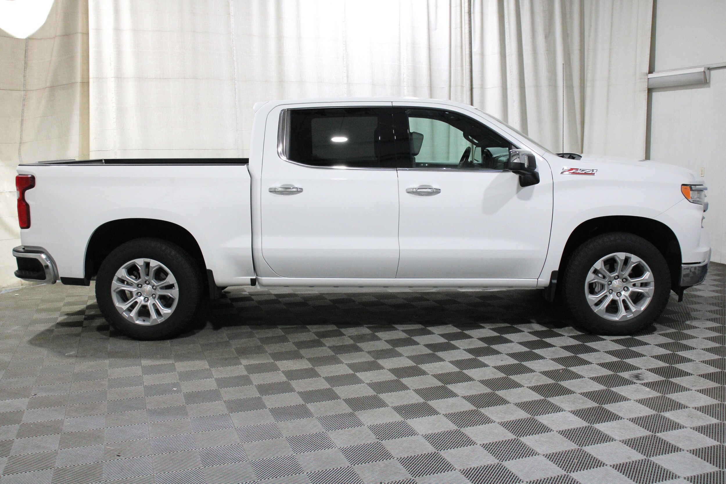 2024 Chevrolet Silverado 1500 LTZ - Photo 29