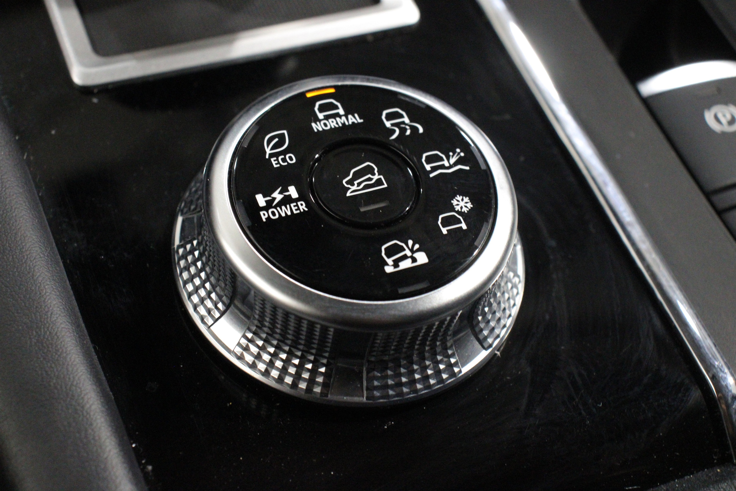 2024 Mitsubishi Outlander Plug-in Hybrid SE - Photo 20