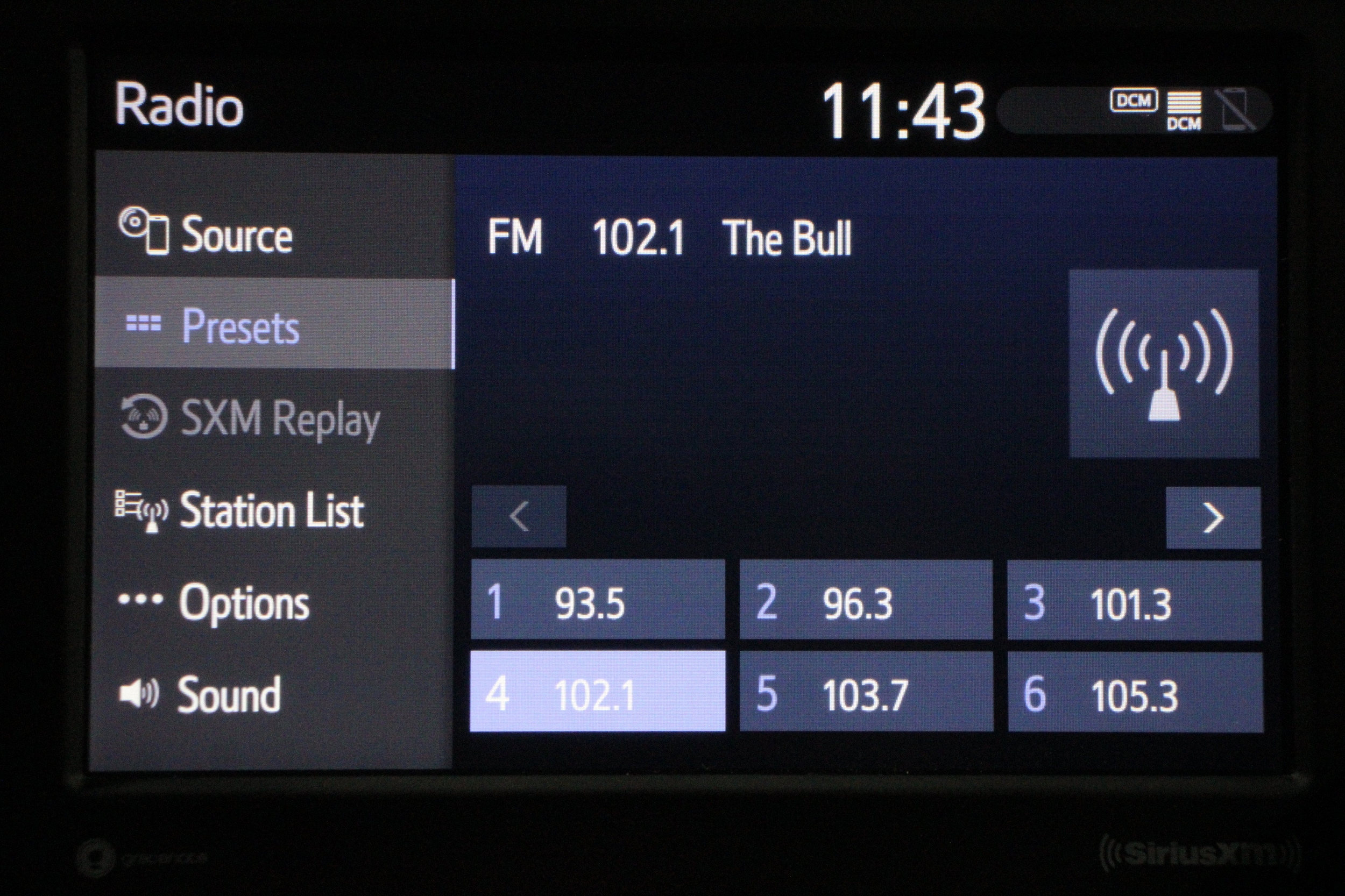 2022 Toyota RAV4 XLE - Photo 14