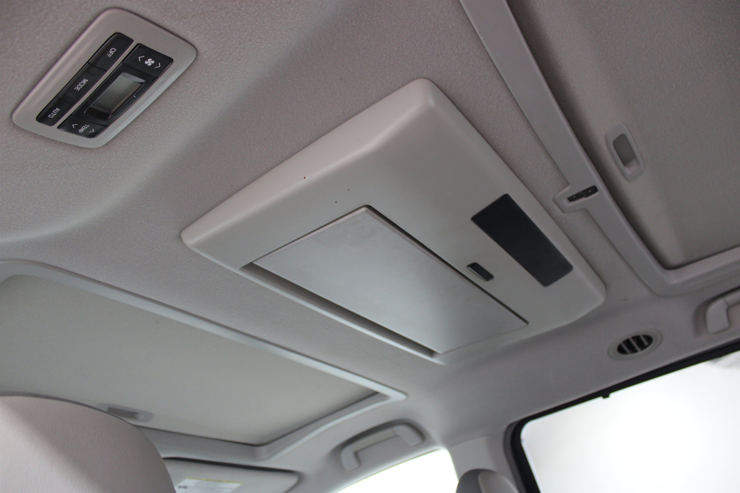 2014 Toyota Sienna Limited - Photo 20