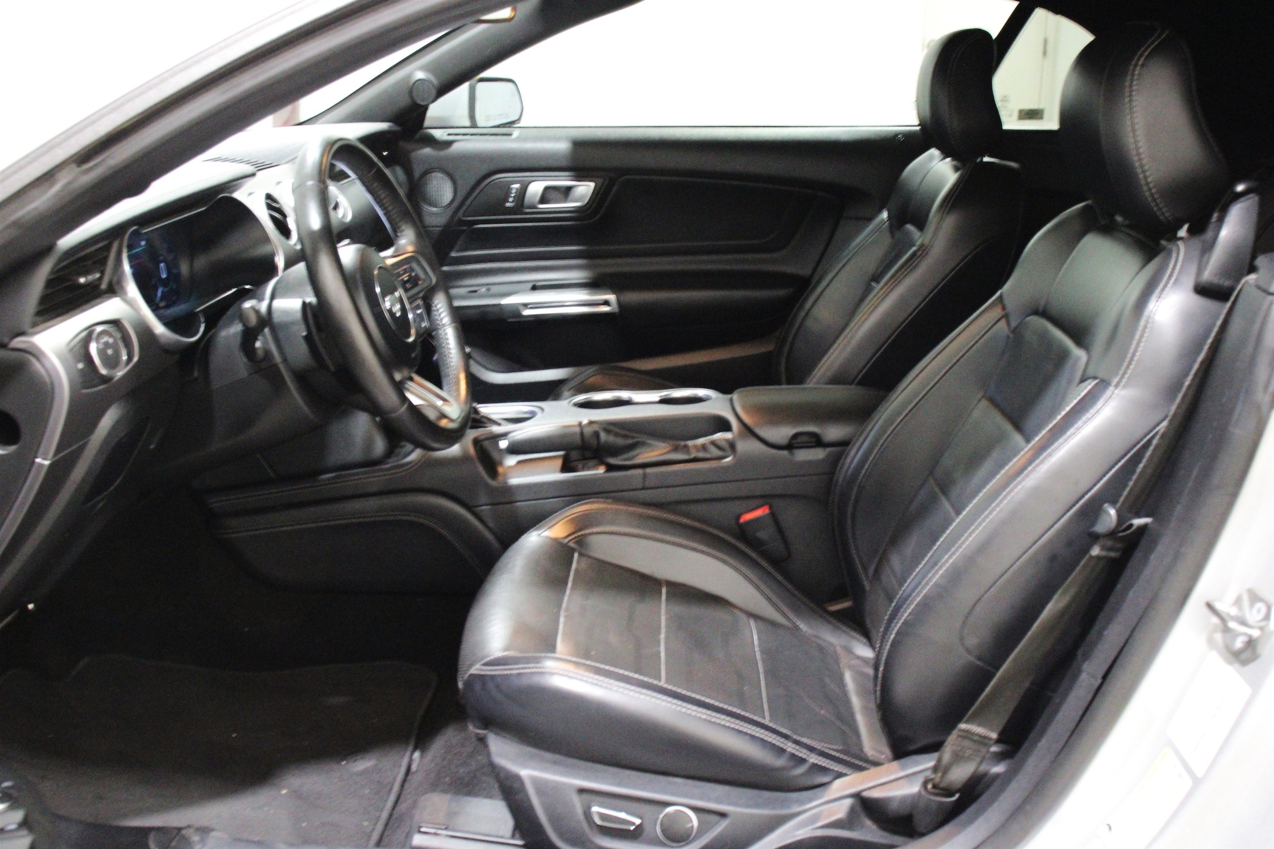 2019 Ford Mustang GT Premium - Photo 3