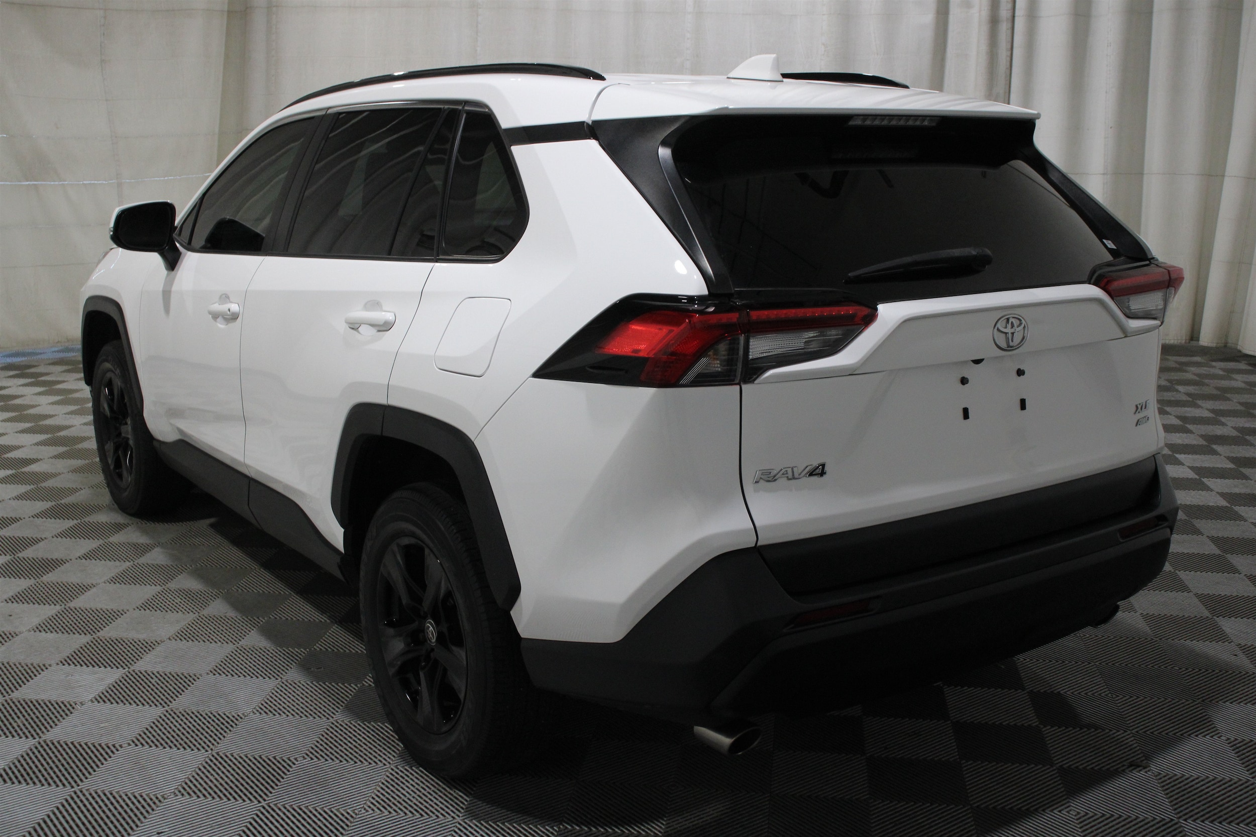 2022 Toyota RAV4 XLE - Photo 35