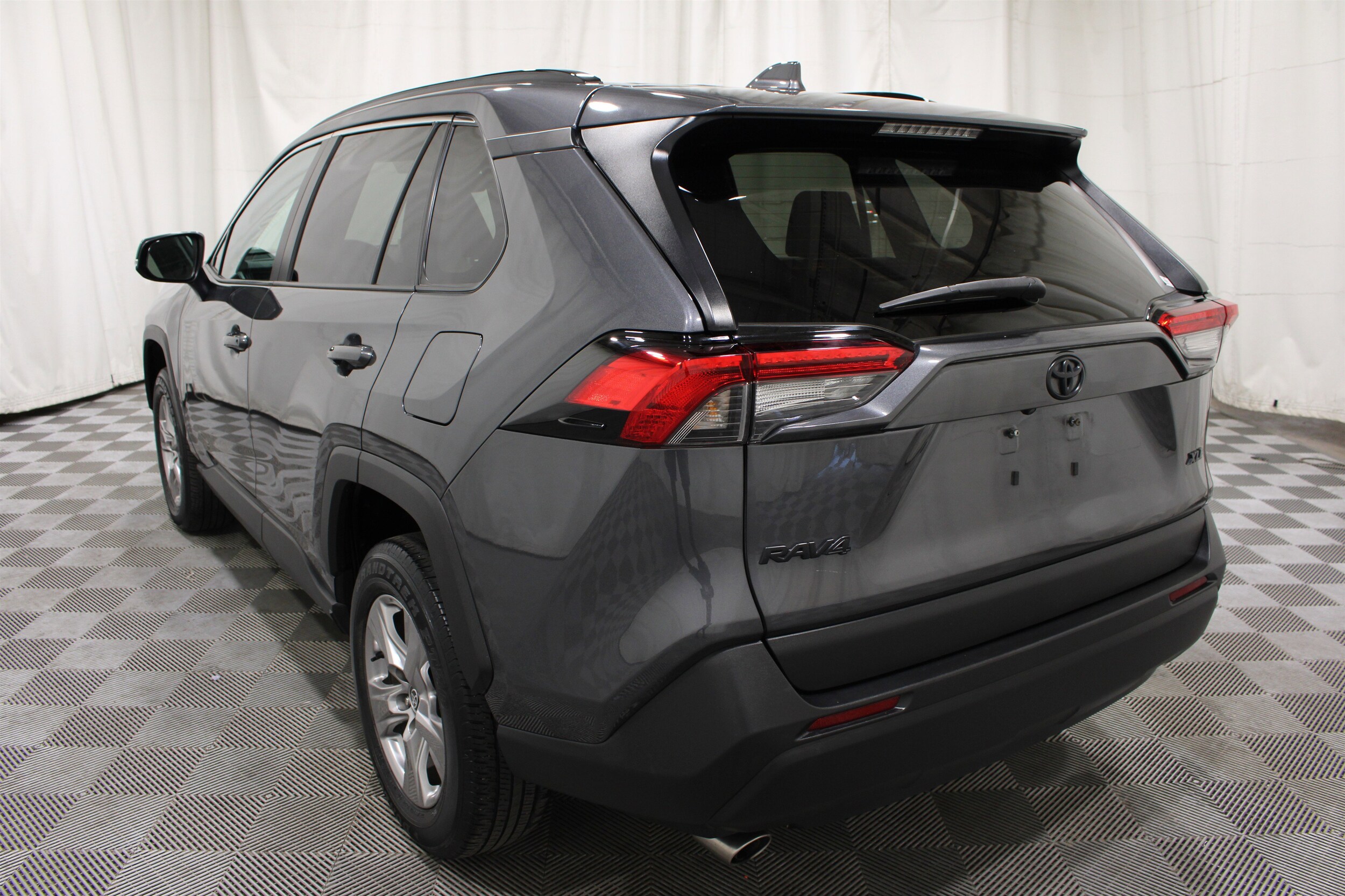 2023 Toyota RAV4 XLE - Photo 31
