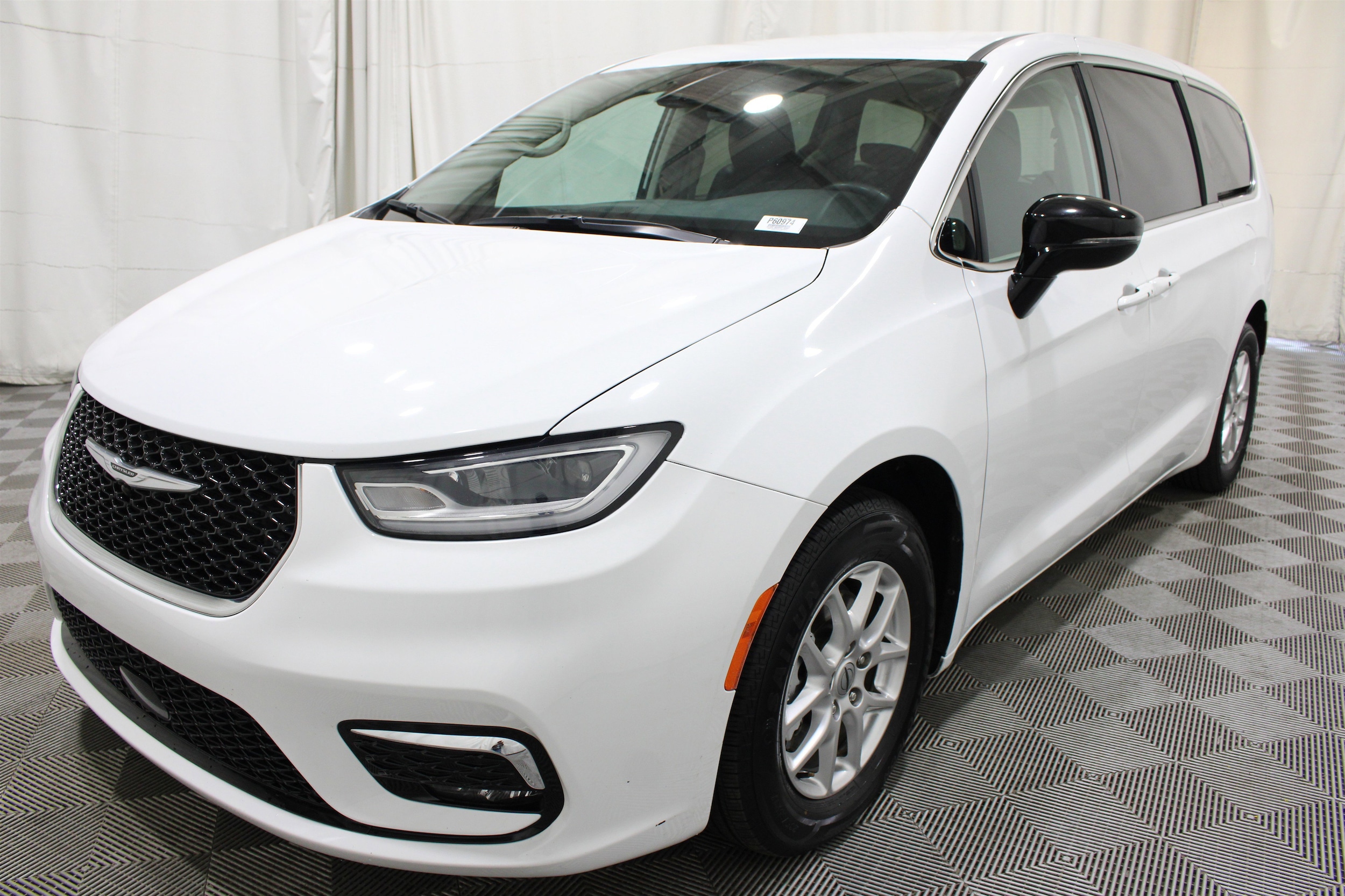 2024 Chrysler Pacifica Touring L - Photo 34